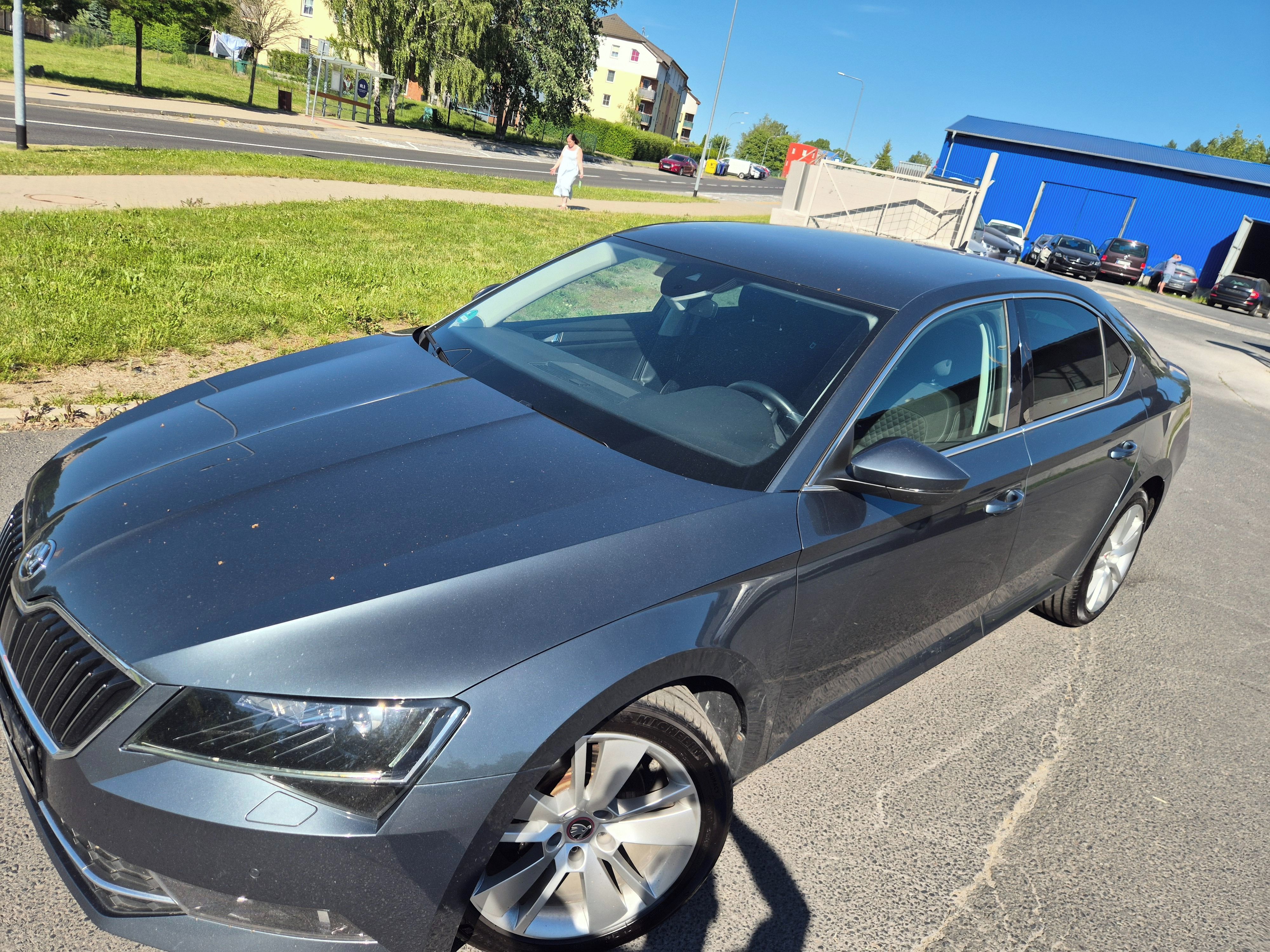 Škoda Superb, 1 maj.plný servis ZÁRUKA 1 ROK - fotka 2
