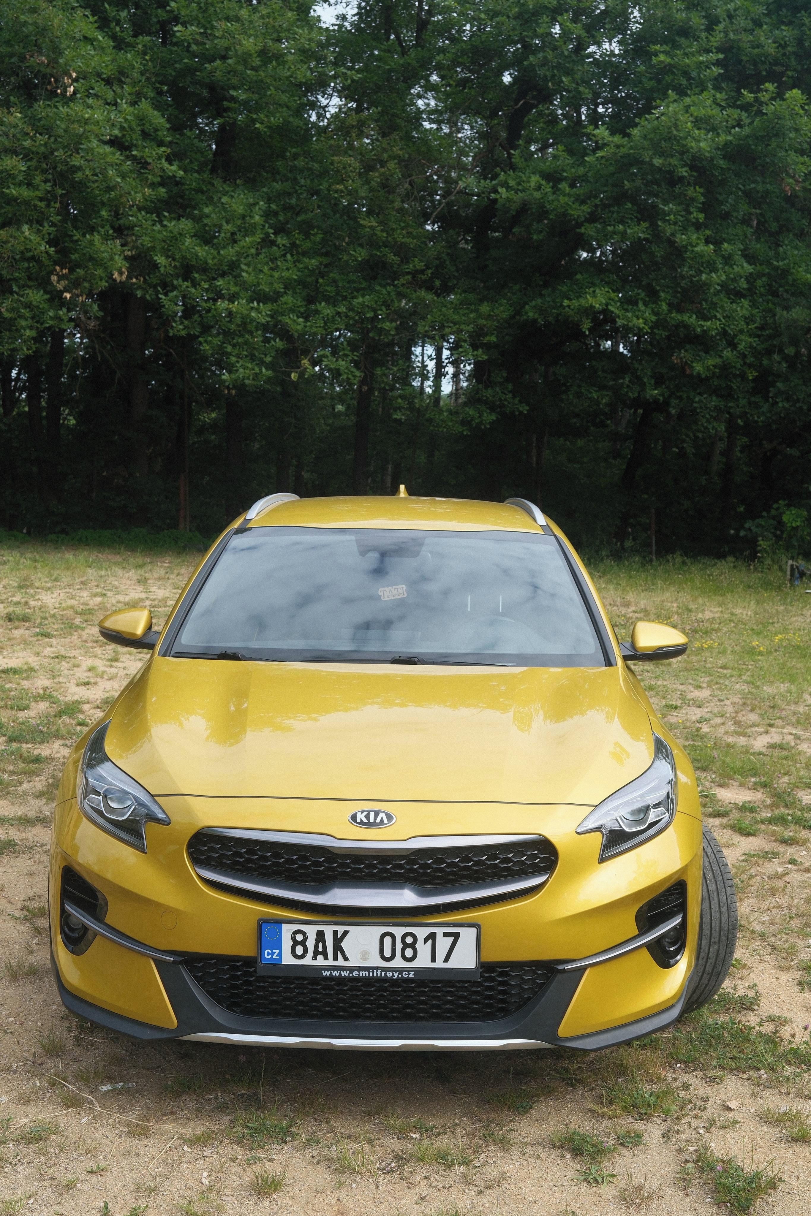 Kia XCee´d, Kia XCeed 1.4 T-GDI - TOP stav - fotka 2