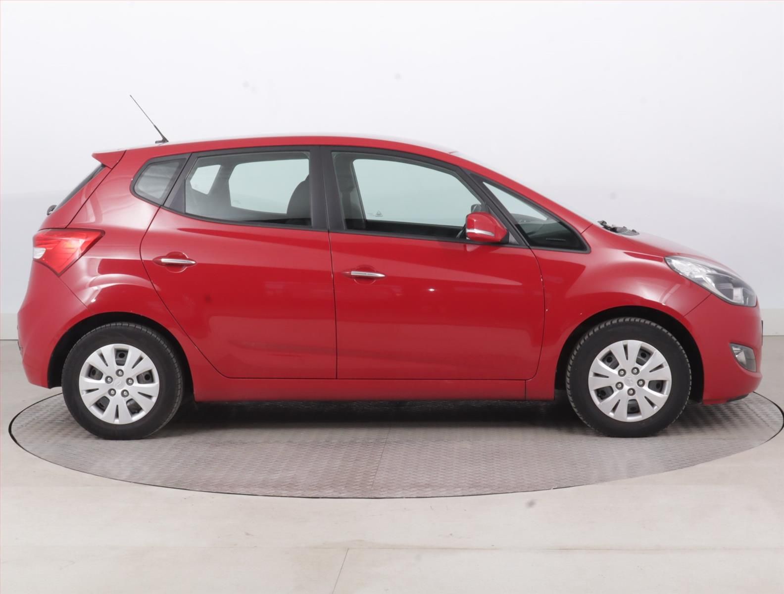 Hyundai ix20, 1.4 CVVT, Serv.kniha, Tempomat - fotka 6