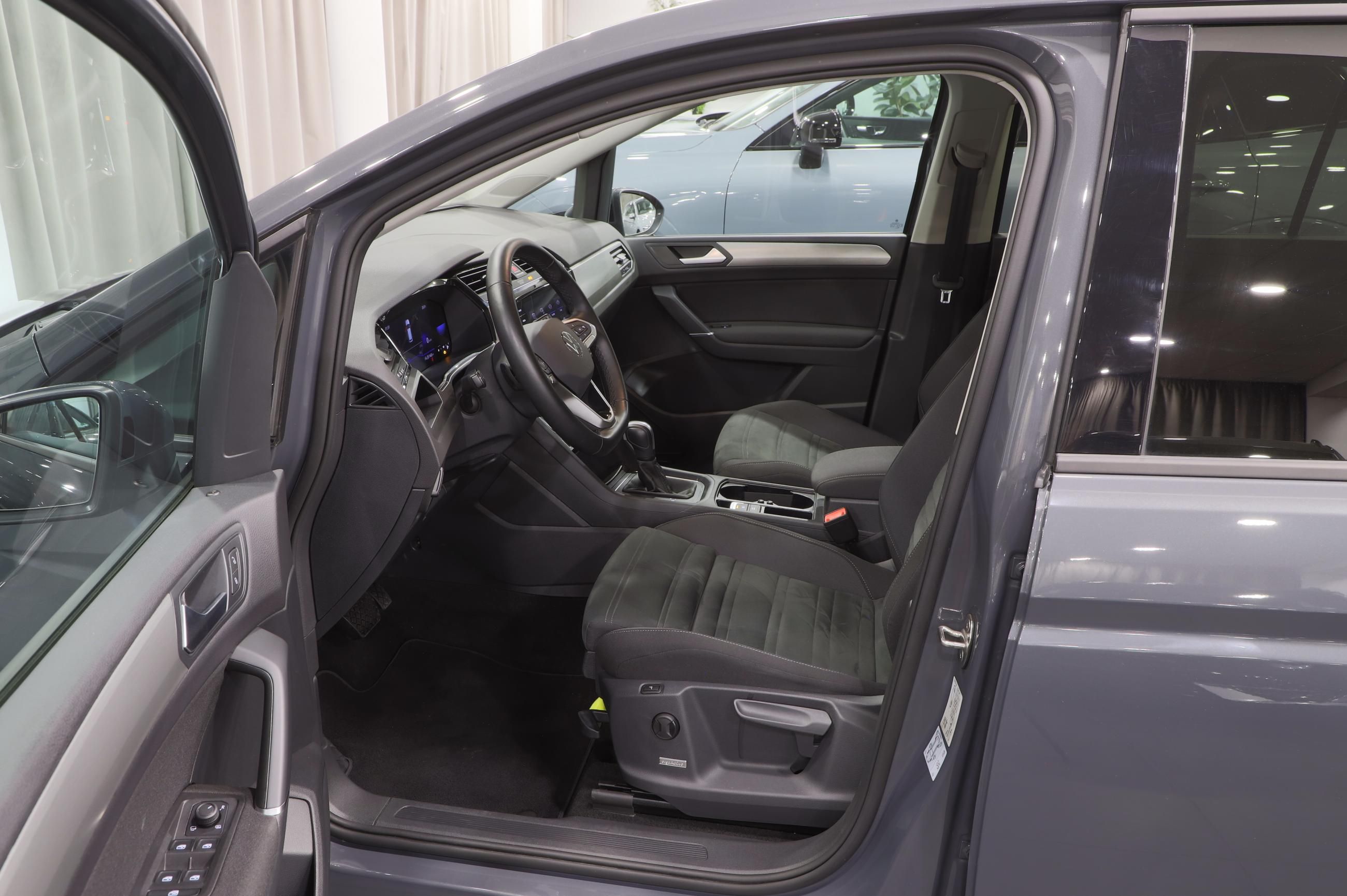 Volkswagen Touran, 2.0 TDI 110kW DSG / ALU 16'' - fotka 5