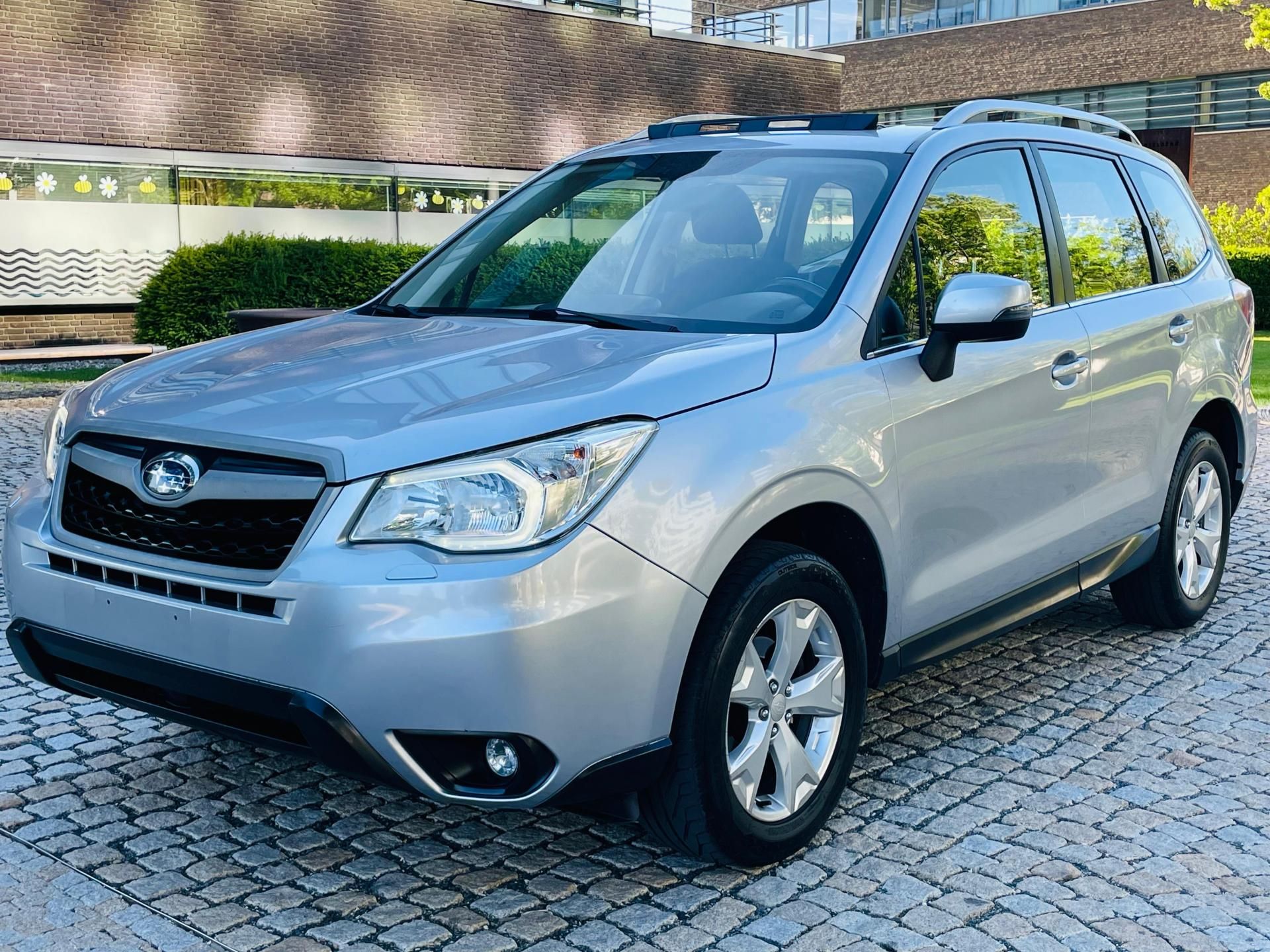 Subaru Forester, 2.0i 4x4 AUT KAM TAŽNÉ SERVISK - fotka 3