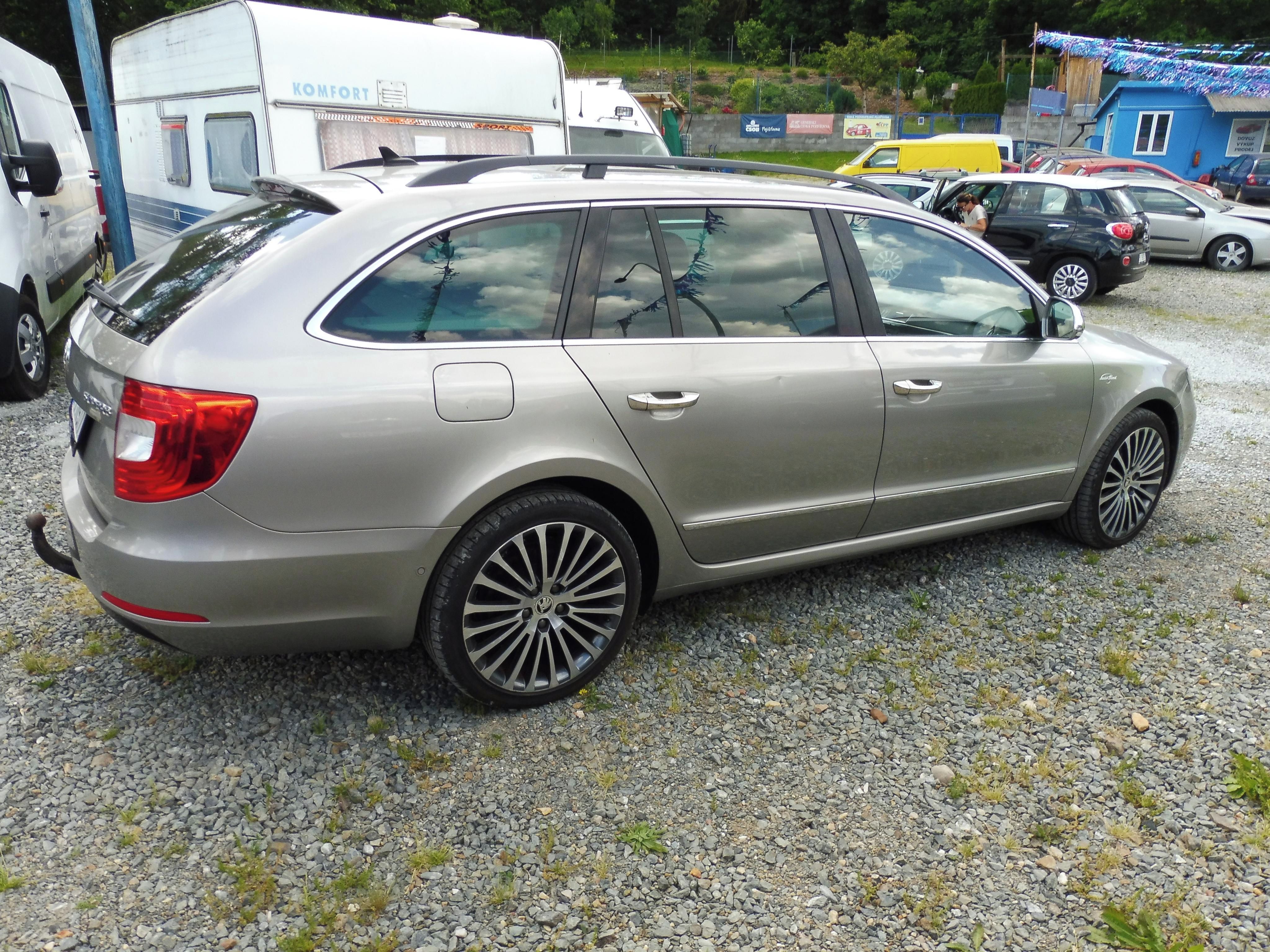 Škoda Superb, 2,0 Tdi - fotka 6