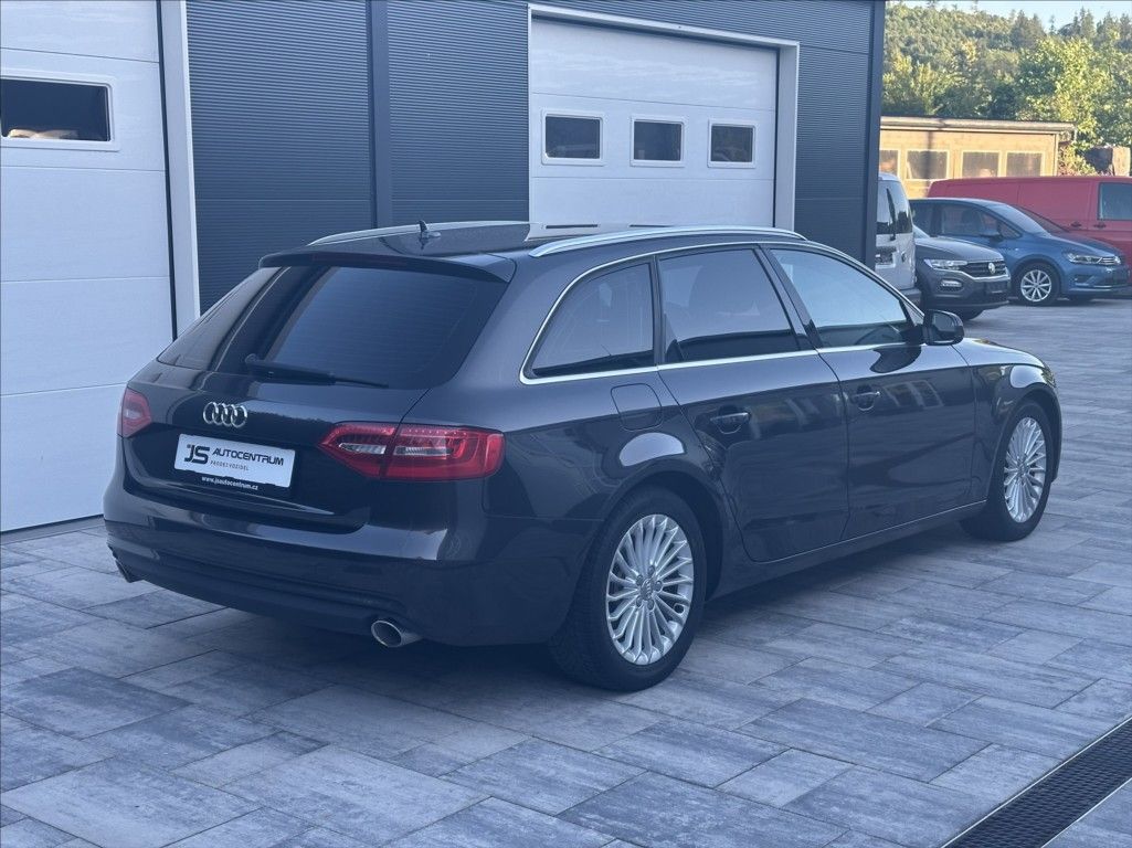 Audi A4, 3,0 TDI 204PS  Ambiente A/T - fotka 5