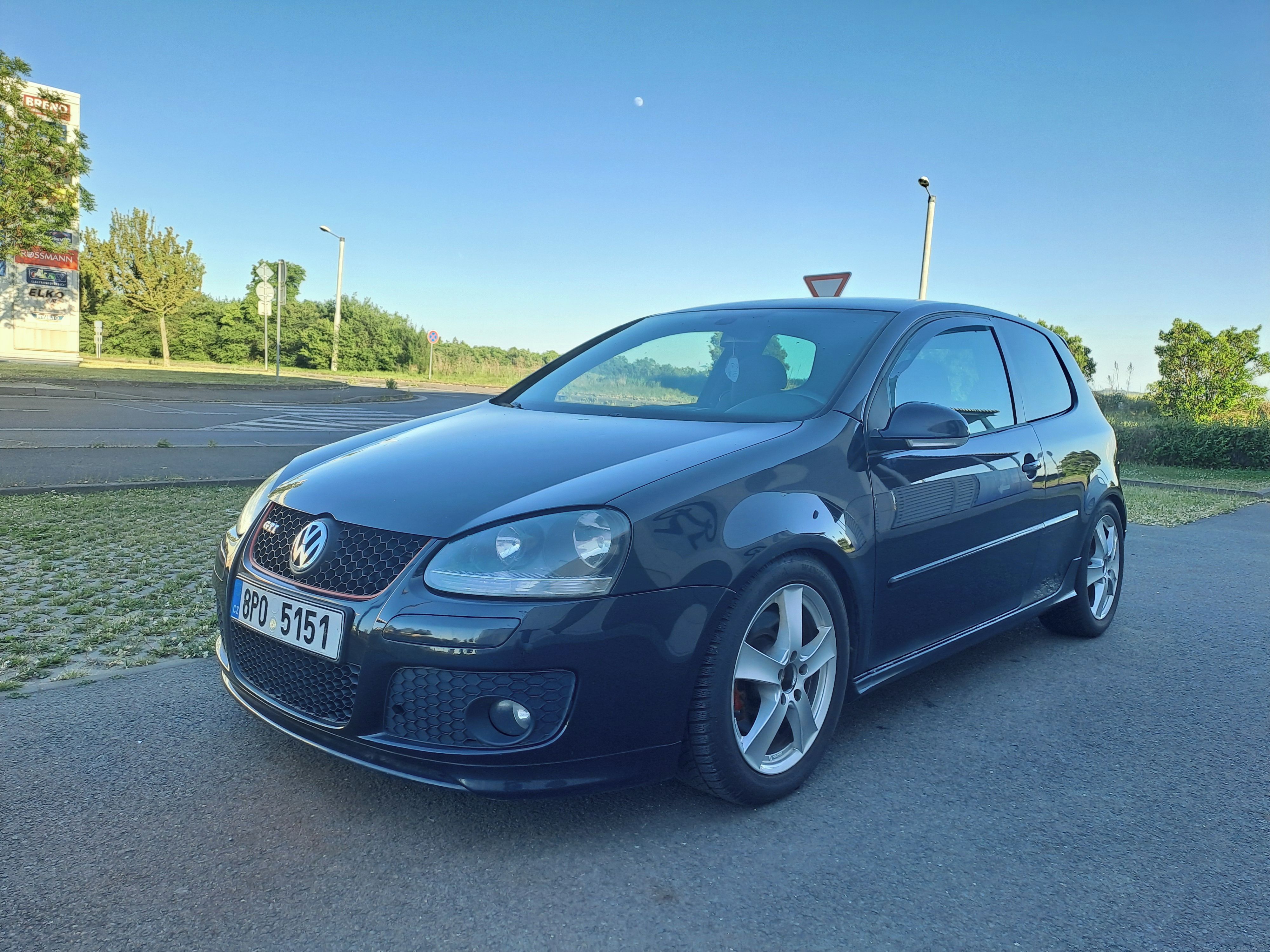 Volkswagen Golf, 2.0TFSI 147KW GTI - fotka 3