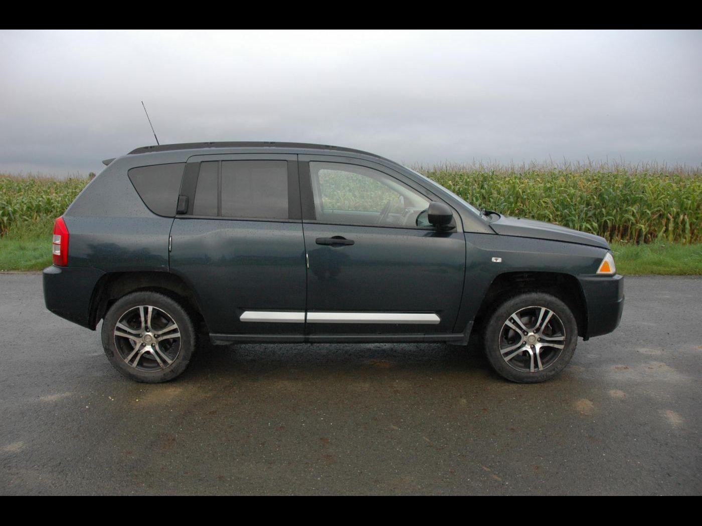 Jeep Compass, 2,4  4x4 benzín kuže manual - fotka 2