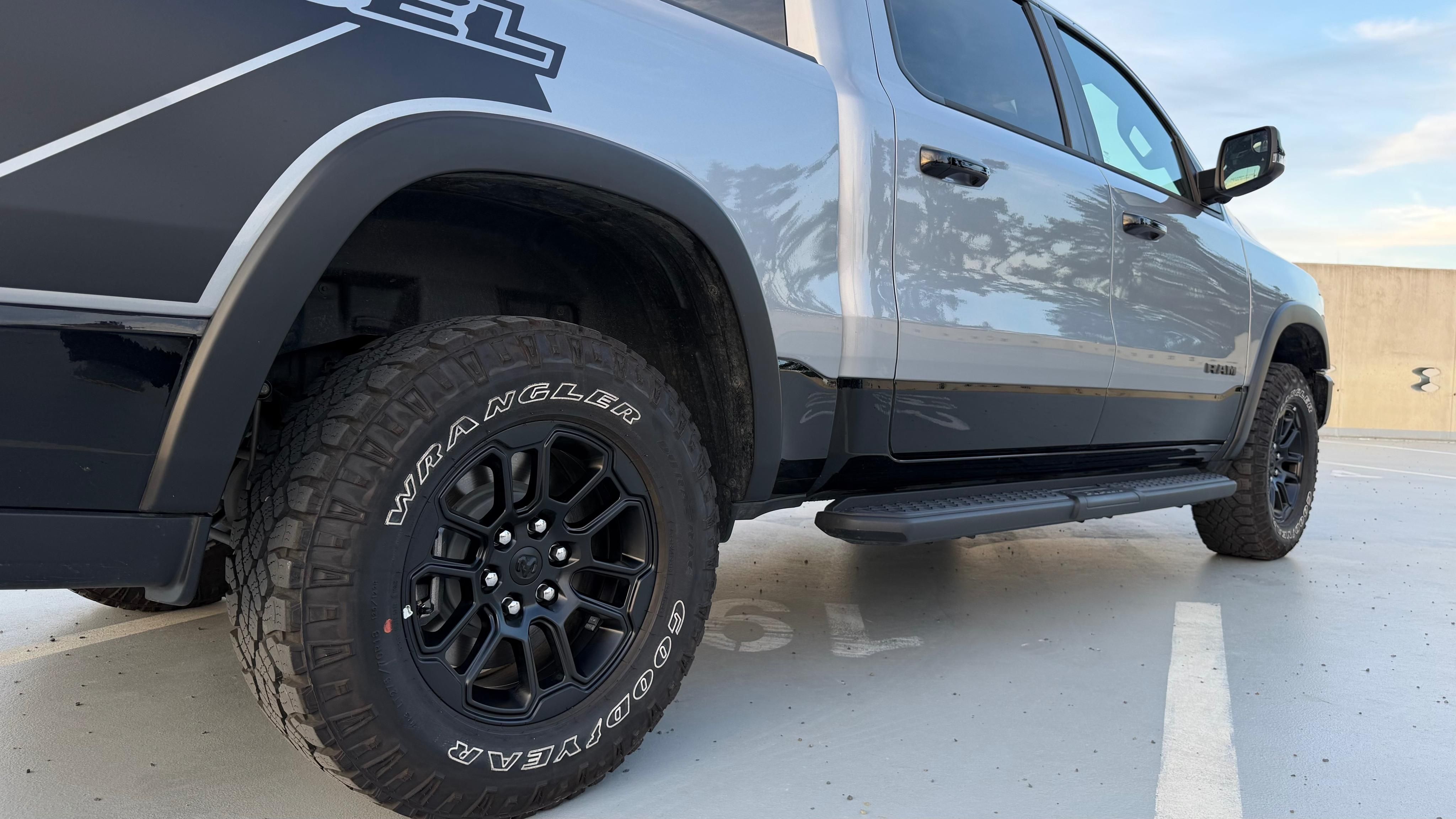 Dodge Ram, REBEL - 420k - HARMAN KARDON - fotka 5
