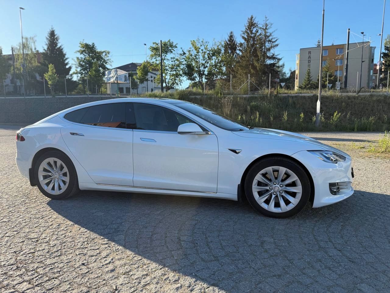 Tesla Model S, 75D AWD, MCU2, FSD, SOH 91.32% - fotka 4