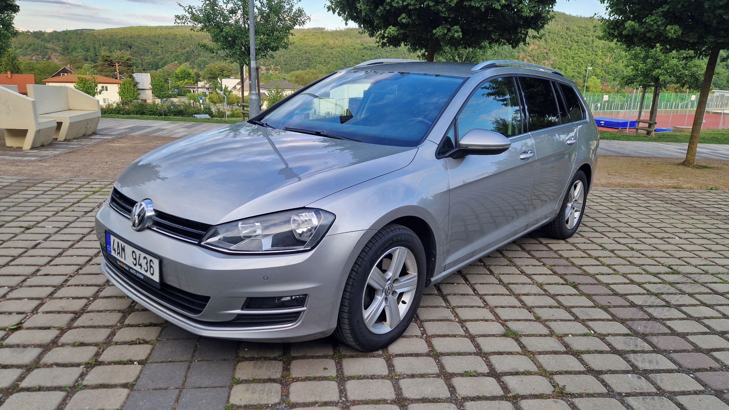 Volkswagen Golf, 1,6TDI DSG HIGHLINE ČR PĚKNÝ - fotka 2