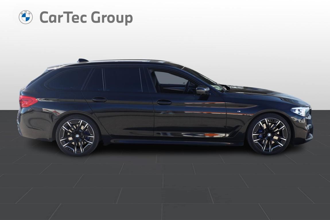 BMW Řada 5, 530d xDrive Touring - fotka 4