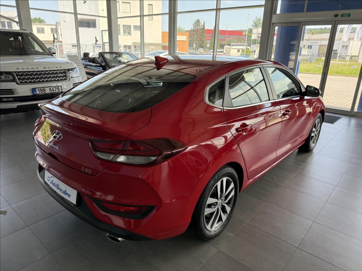 Hyundai i30, 1,4   FASTBACK,1.MAJ,ČP,SERVIS - fotka 6