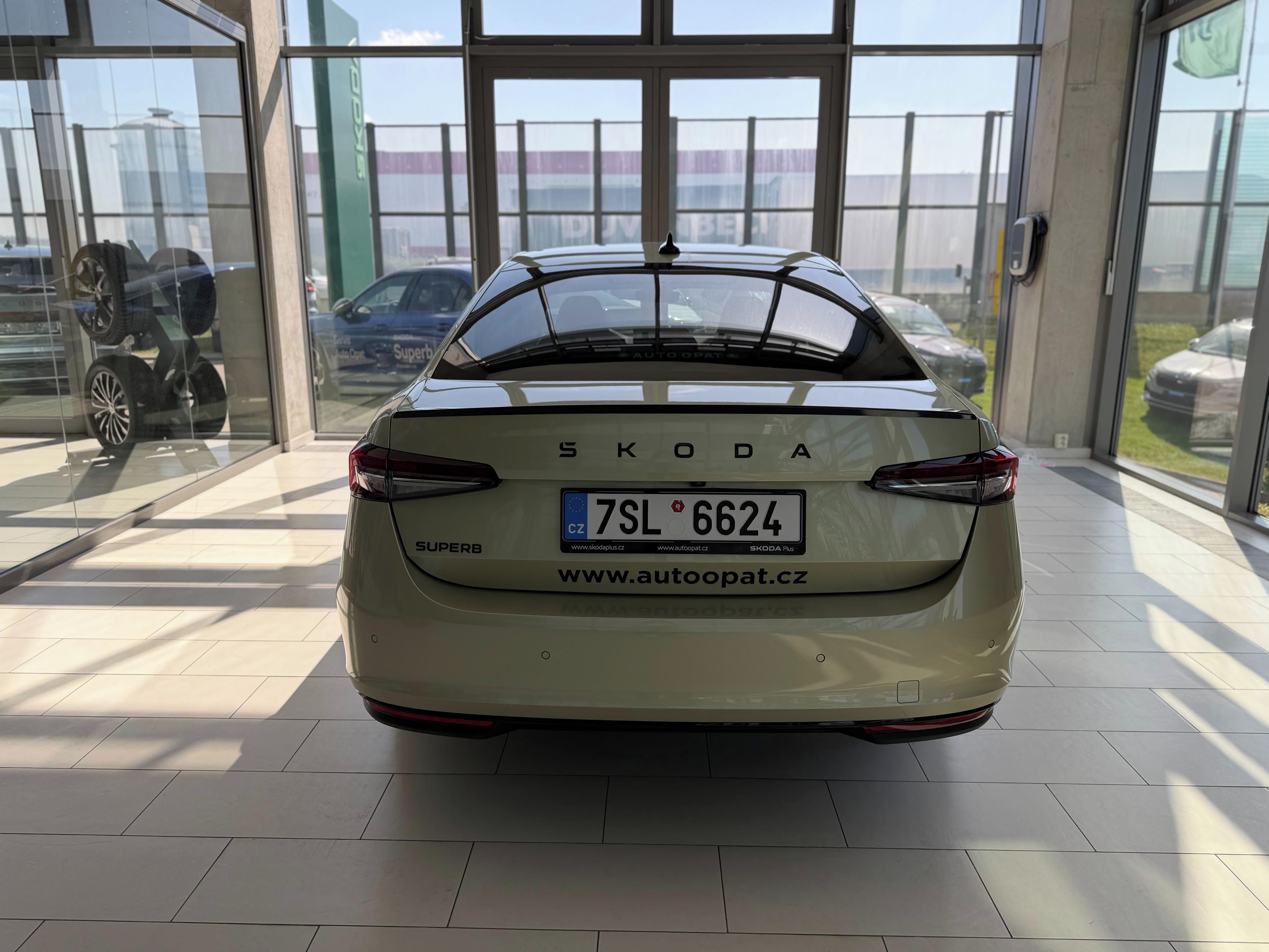 Škoda Superb, 2,0 TDI 110 kW DSG - fotka 6
