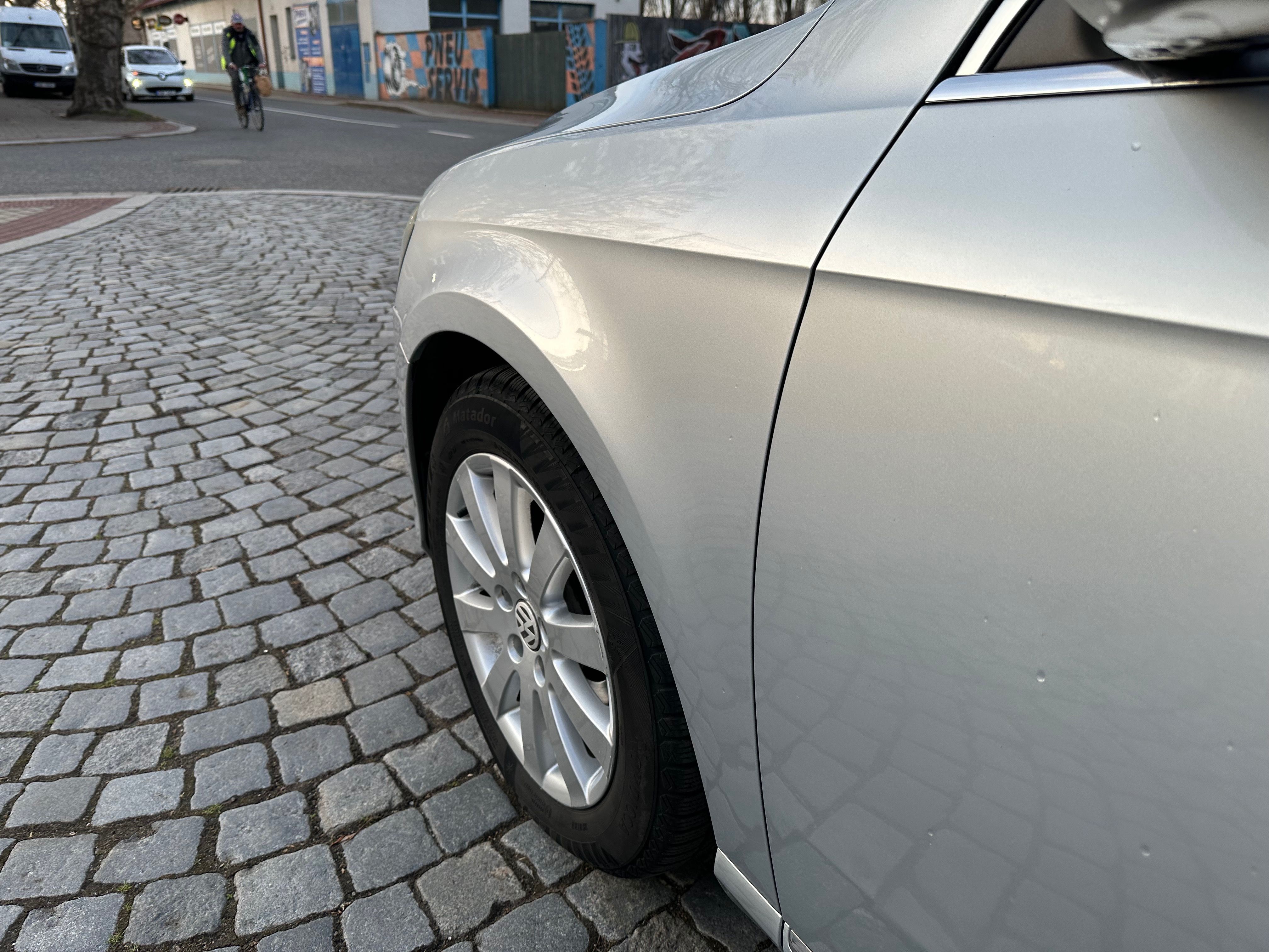 Volkswagen Passat, 2,0 TDI manual - fotka 4