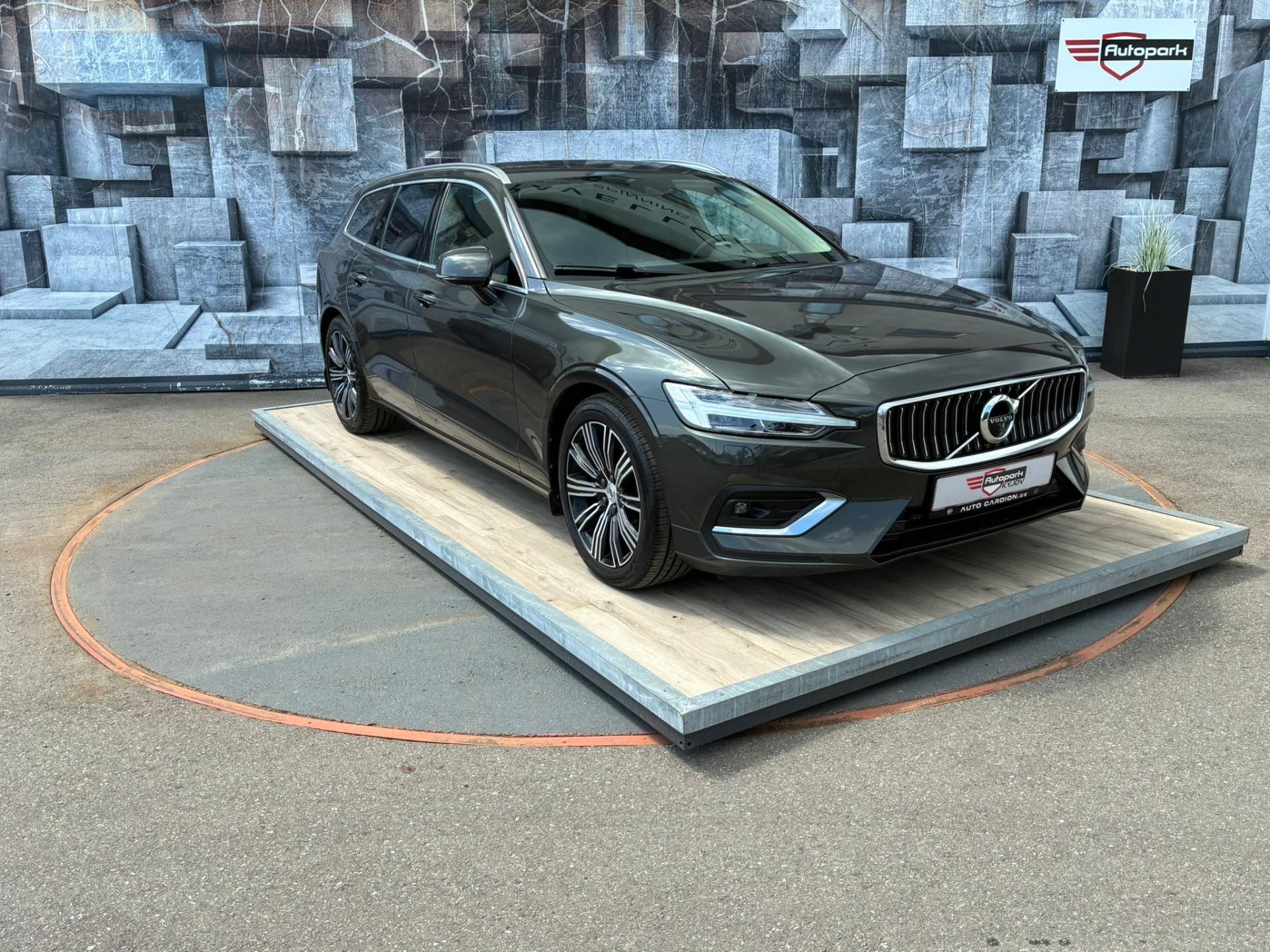 Volvo V60, 2.0D,140KW,BLIS,ACC,MATRIX,DPH