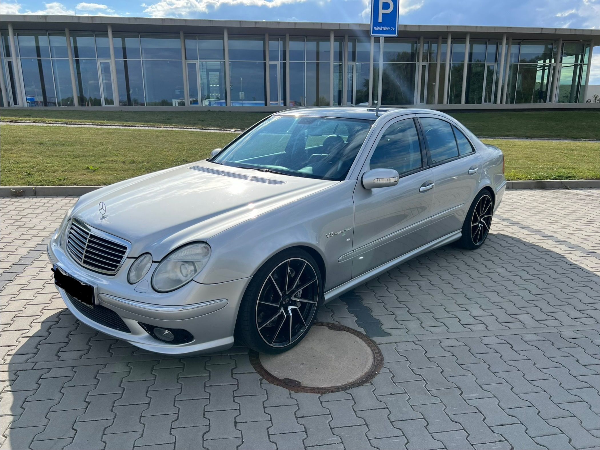 Mercedes-Benz Třídy E, Mercedes benz E55 AMG V8