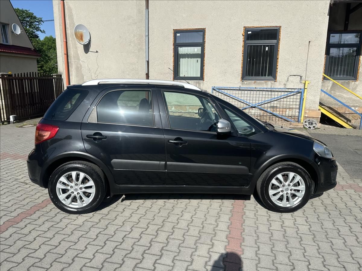 Suzuki SX4, 1,6 TAŽNÉ - fotka 3