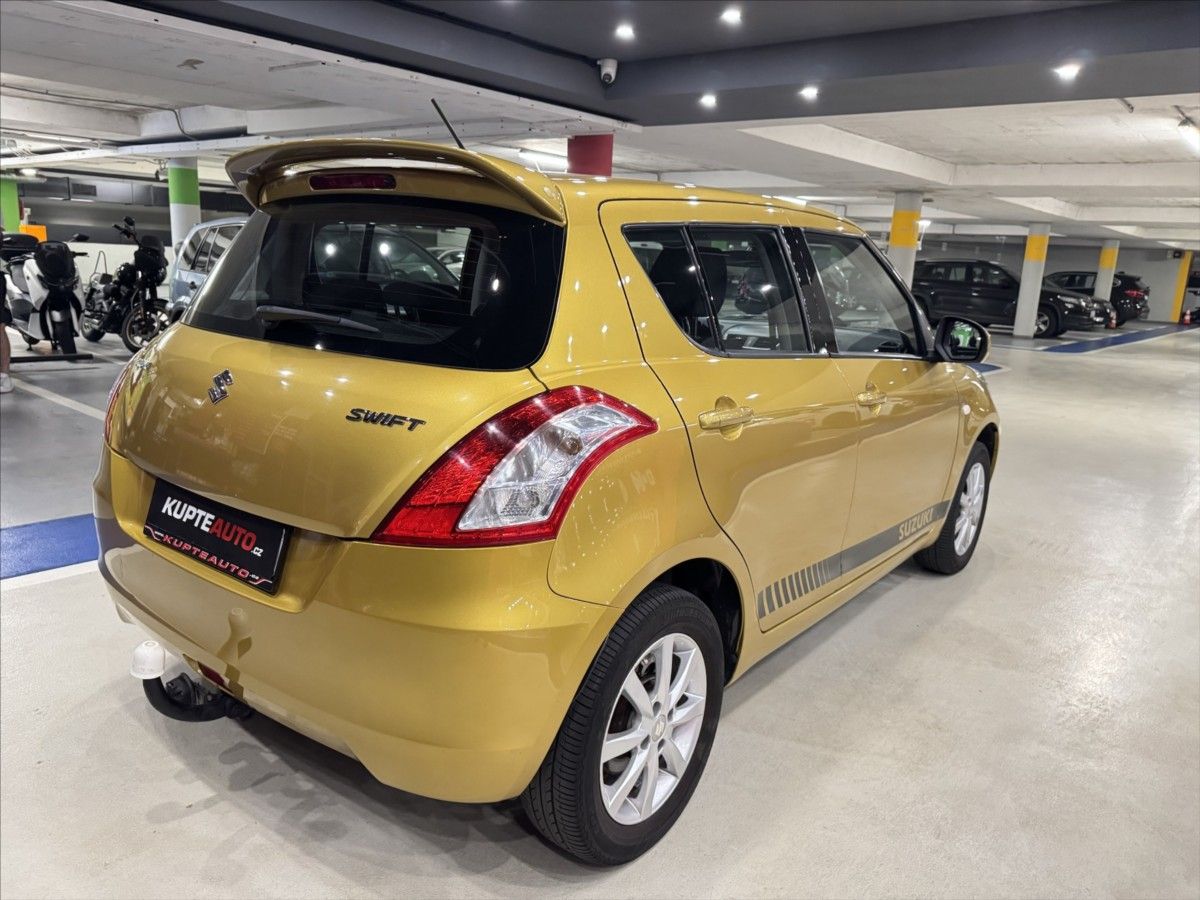 Suzuki Swift, 1,3 i - 100tis/km + zimáky  4X - fotka 5