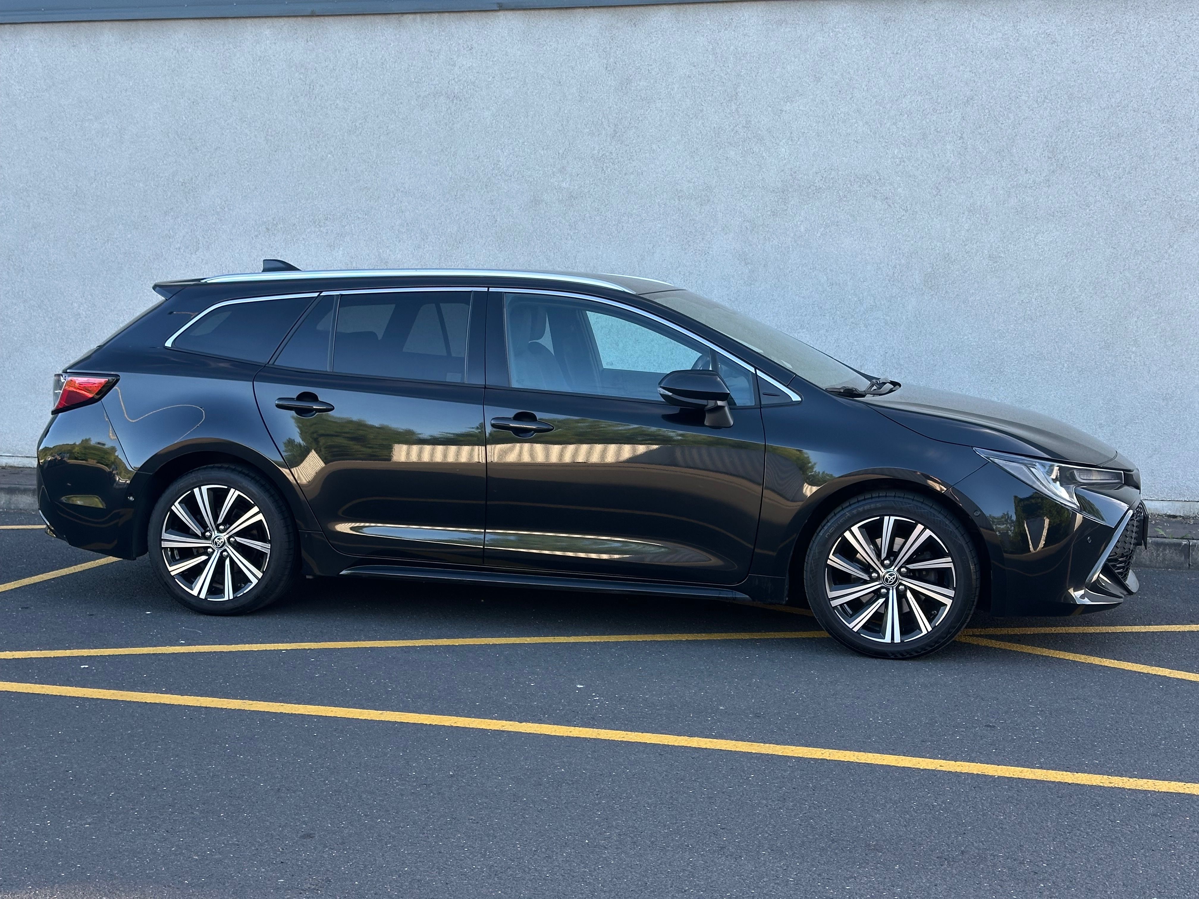 Toyota Corolla, 2,0hybrid,GRpaket,DPH,1.majČr - fotka 4