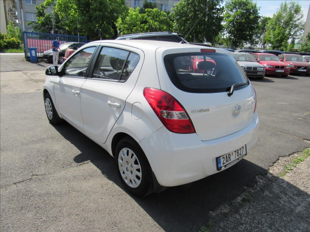Hyundai i20, 1,2 i 57kW - fotka 6