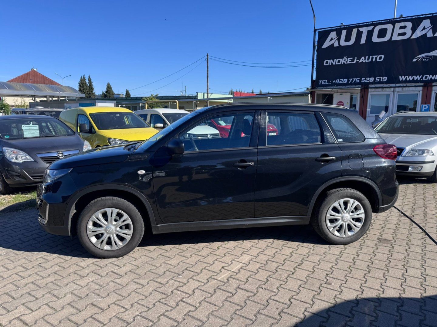 Suzuki Vitara, 1,4i 95 KW HYBRID TAŽNÉ 1. MAJ - fotka 3
