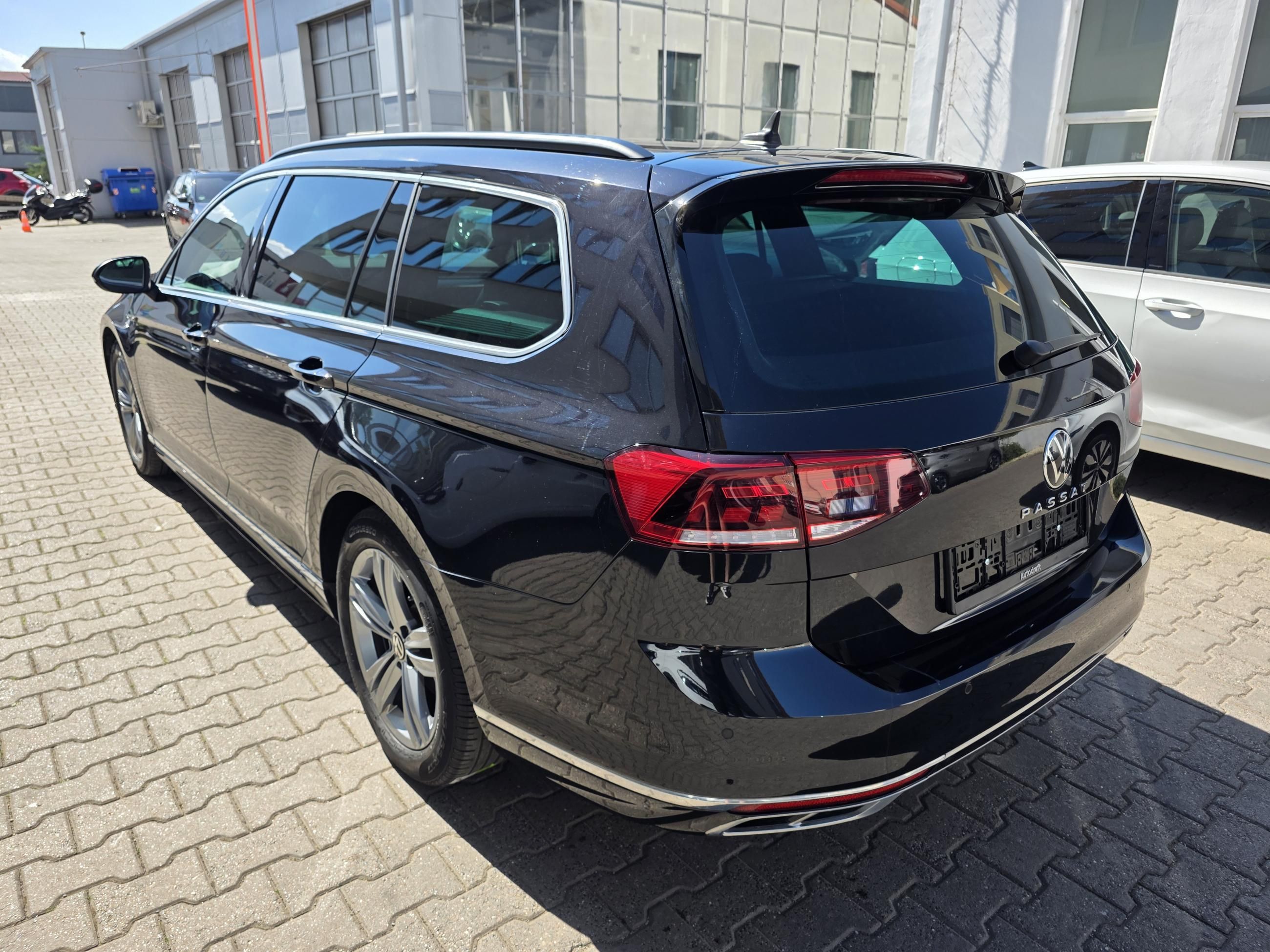 Volkswagen Passat Variant, 2.0 TDI 147kW DSG R-Line / AL - fotka 4