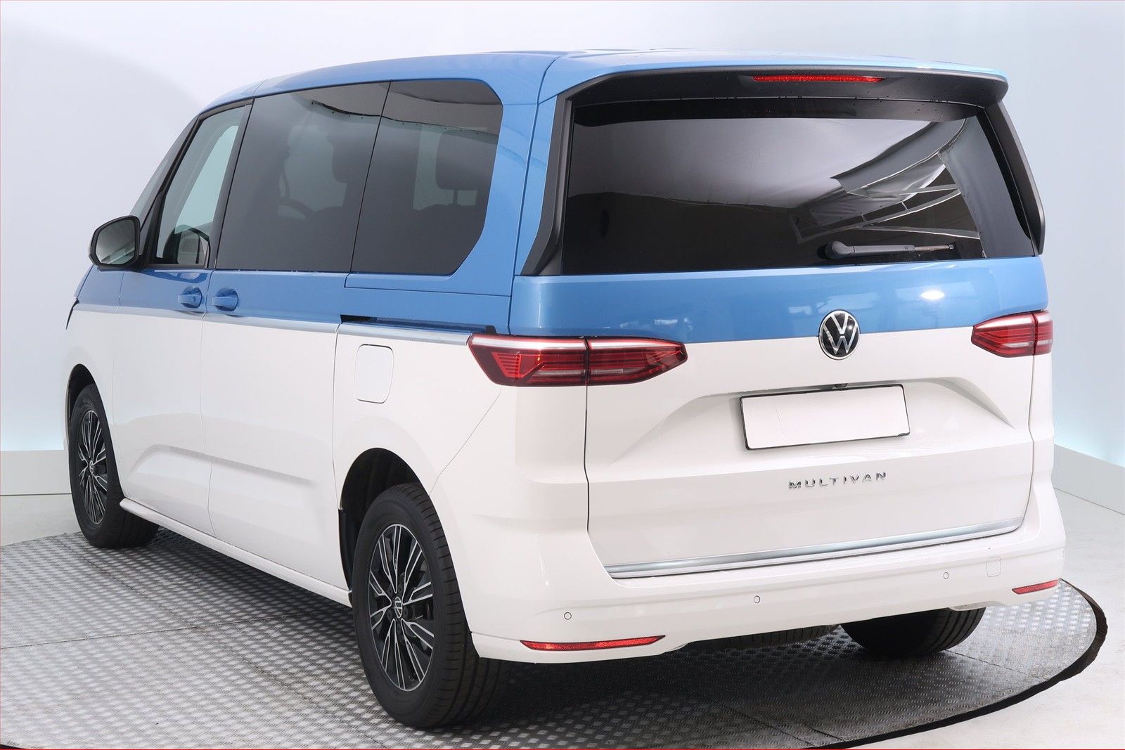Volkswagen Multivan, 1.5 TSI, Klima, ČR, 1Maj - fotka 4