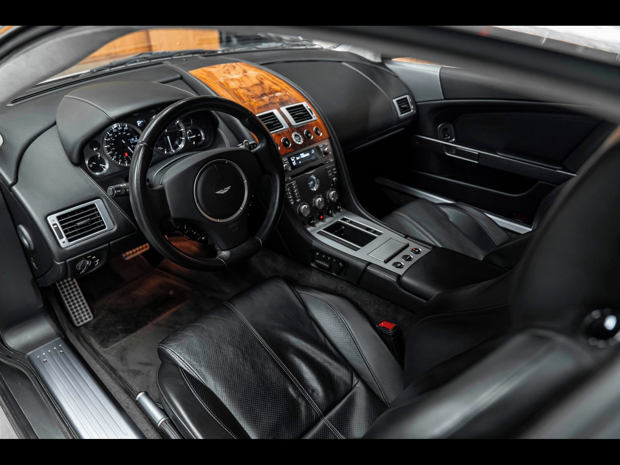 Aston Martin DB9 - fotka 6