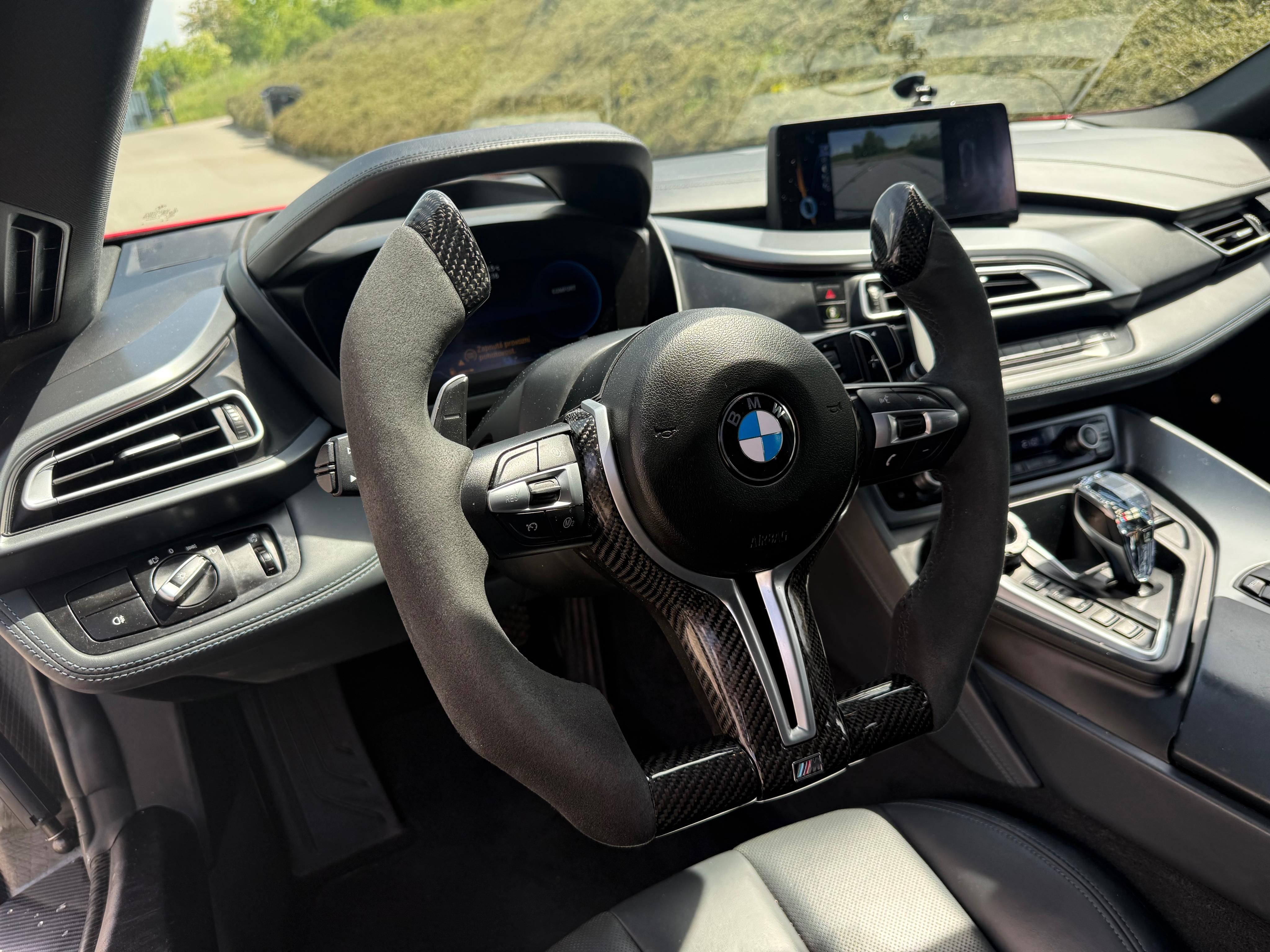 BMW i8, BMW I8 - úpravy M-paket - fotka 2