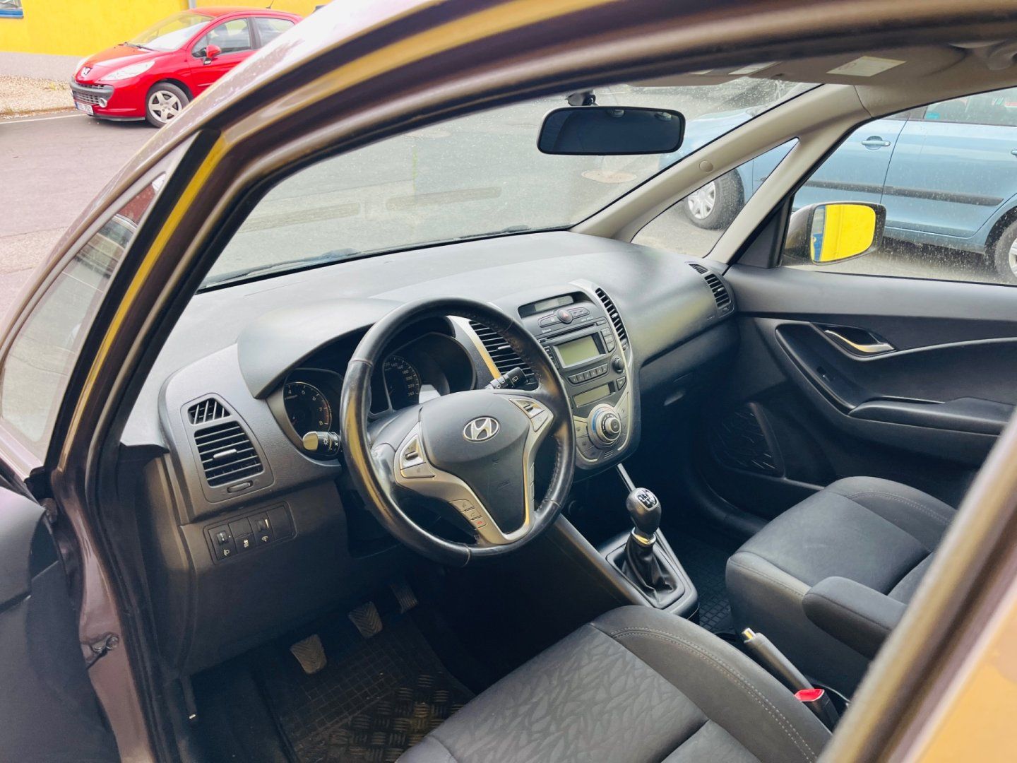 Hyundai ix20, 1.6 i BENZÍN 91 kW ALU KOLA - fotka 6