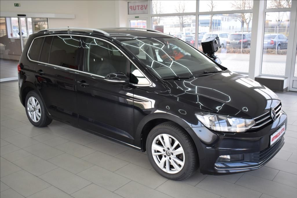 Volkswagen Touran, 2,0 TDi, 7-míst,DSG,NAVI,KŮŽE, - fotka 3
