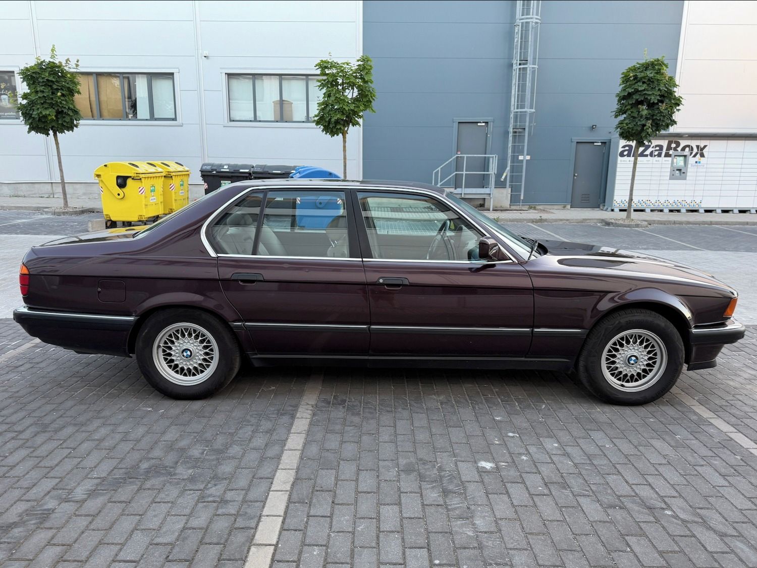 BMW Řada 7, E32 750i V12 - fotka 4