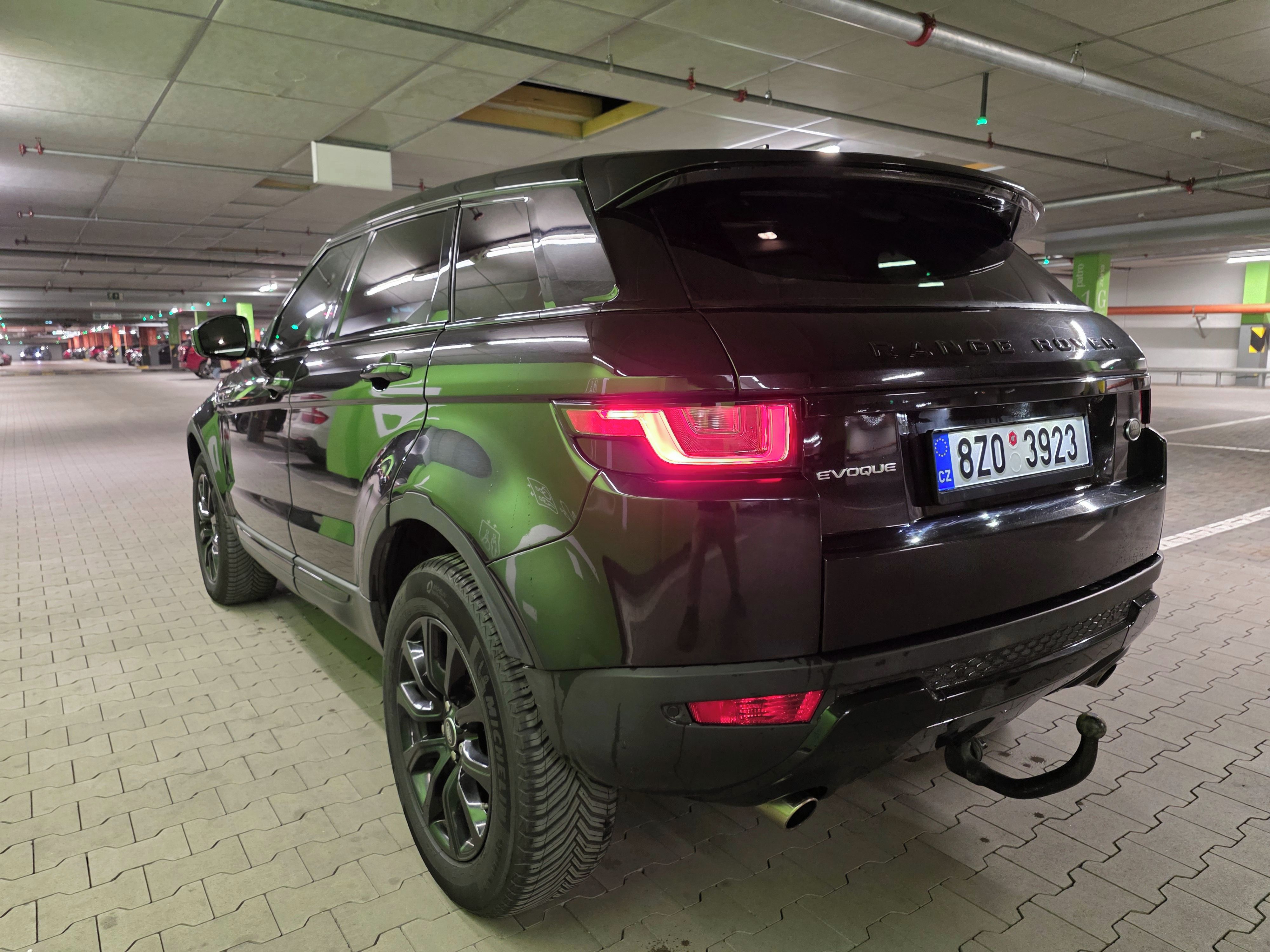 Land Rover Range Rover Evoque, 2.0 TD4 4x4AUT. ULTIMATE BLACK - fotka 3