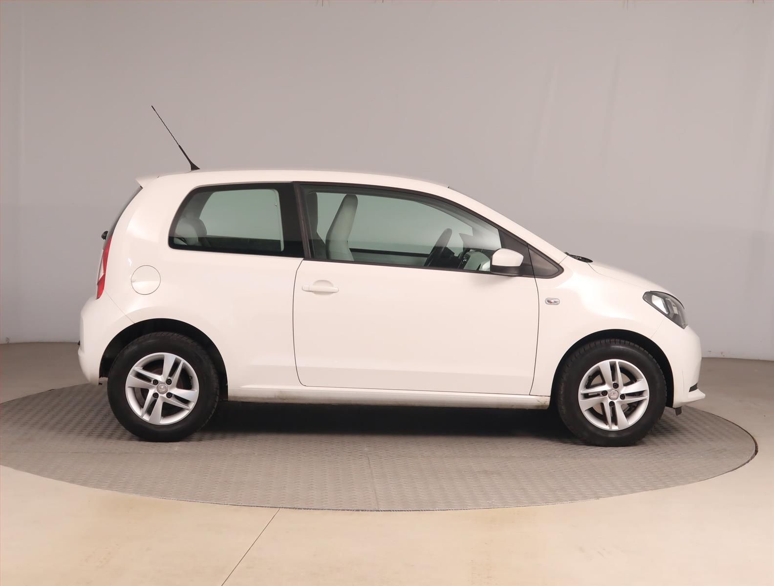 Seat Mii, 1.0 MPI, po STK, servisované - fotka 6