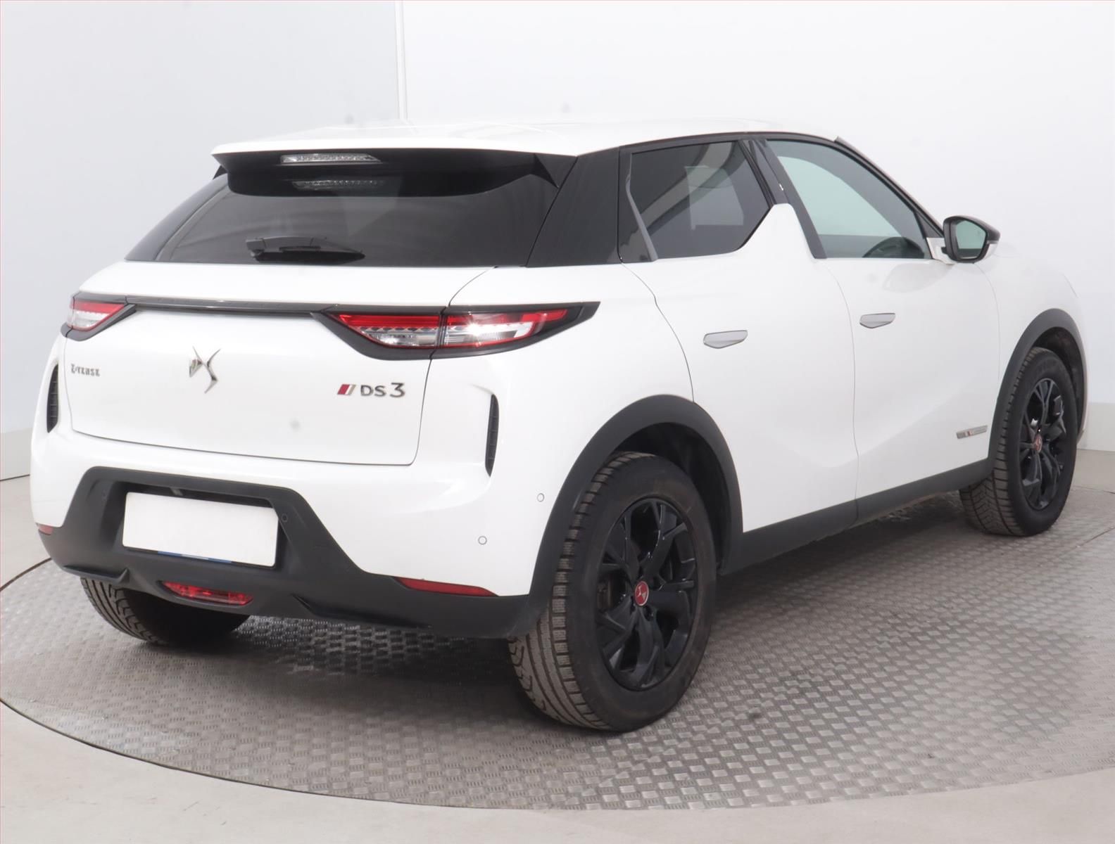 DS 3 Crossback, E-Tense 50kWh, SoH 98% - fotka 5