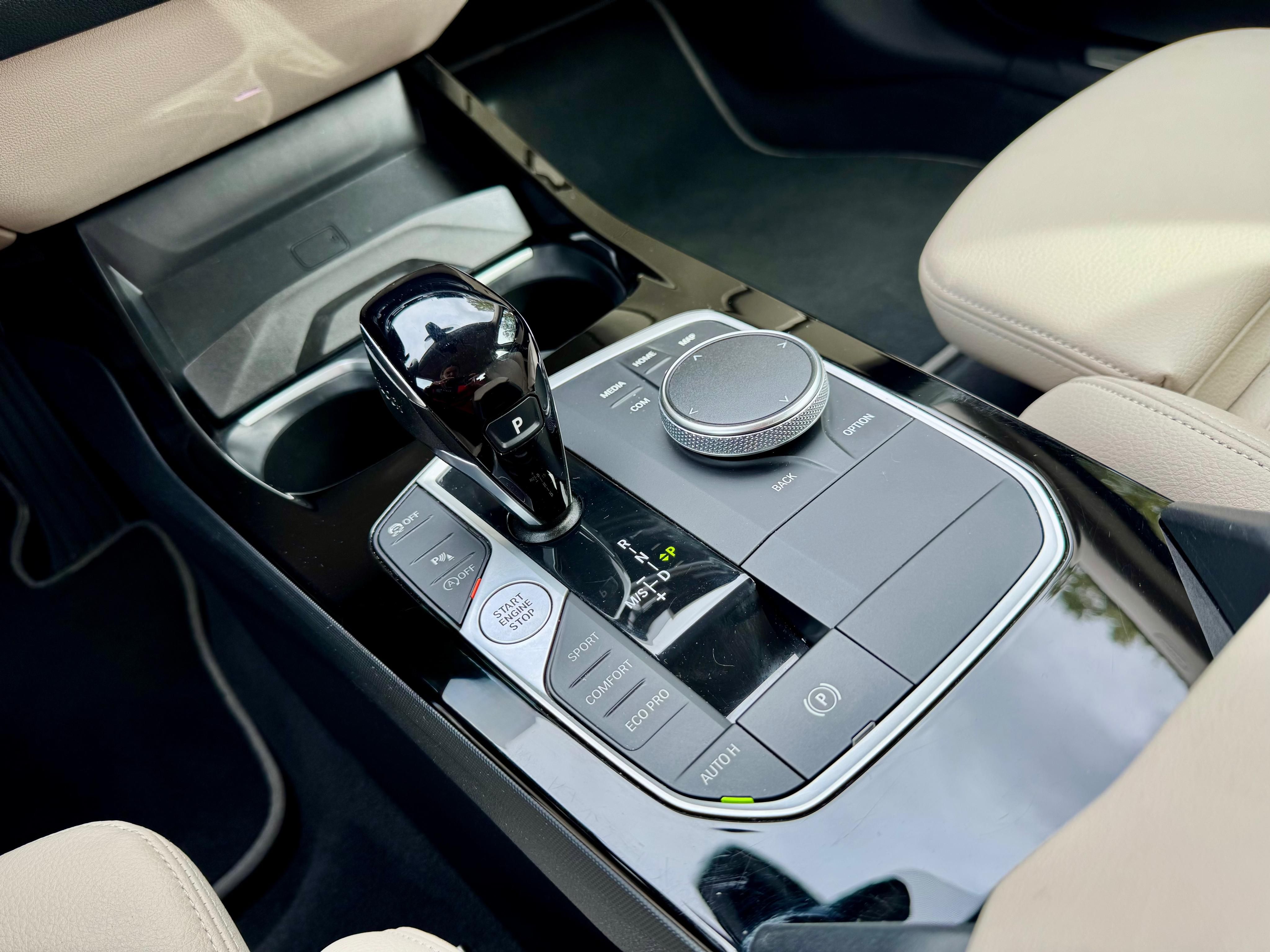 BMW Řada 2, BMW 218i Gran Coupé LuxuryLine - fotka 4