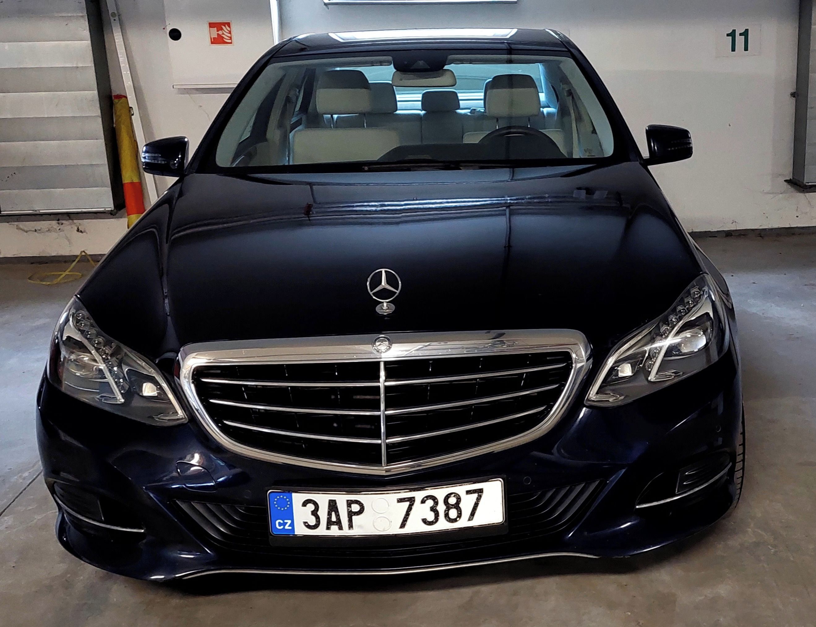 Mercedes-Benz Třídy E, 350 CGI - fotka 2
