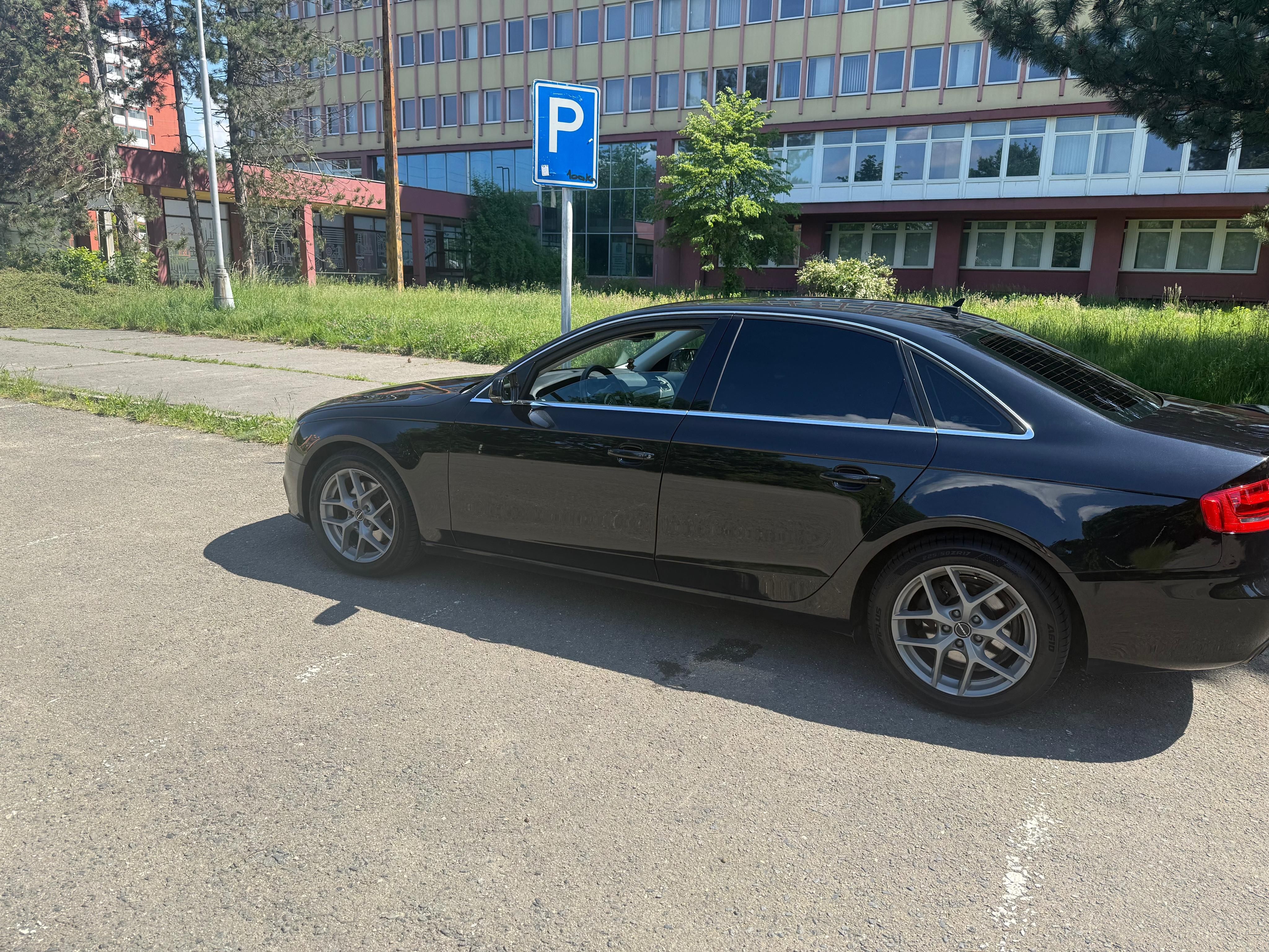 Audi A4, Audi A4b8 2.0TDI 2011 - fotka 5
