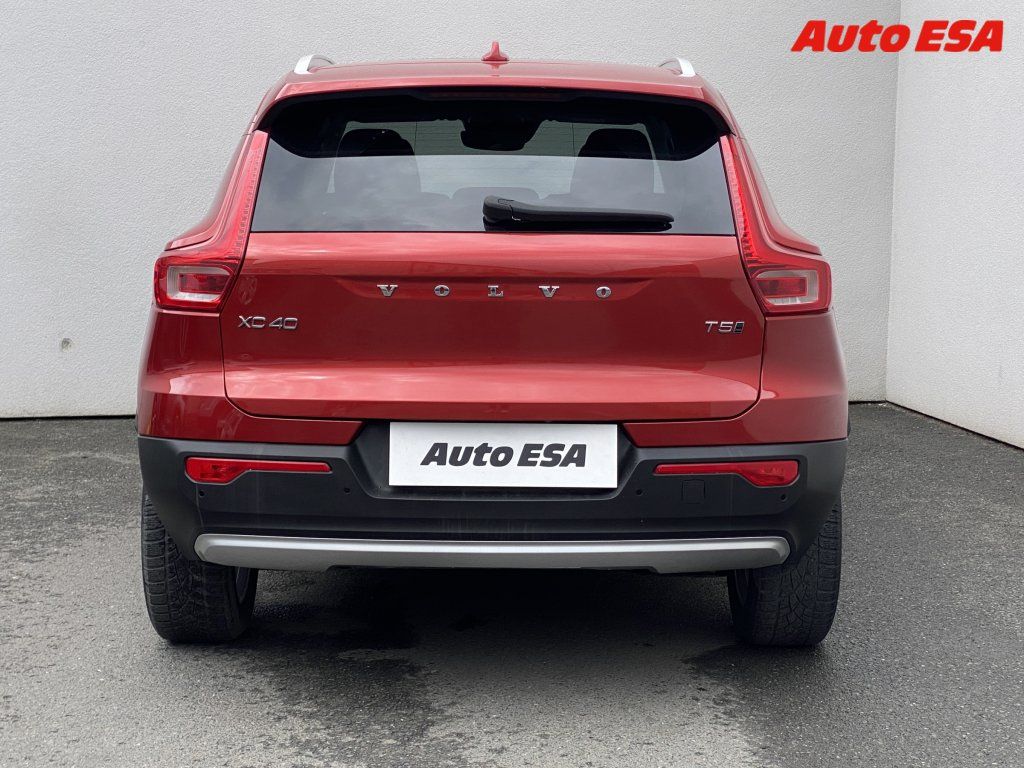 Volvo XC40, 2.0T5 AWD,2.maj,ČR - fotka 5