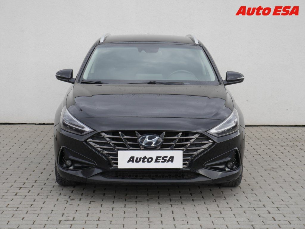 Hyundai i30, 1.6 CRDi,Navi,LED,AC - fotka 2
