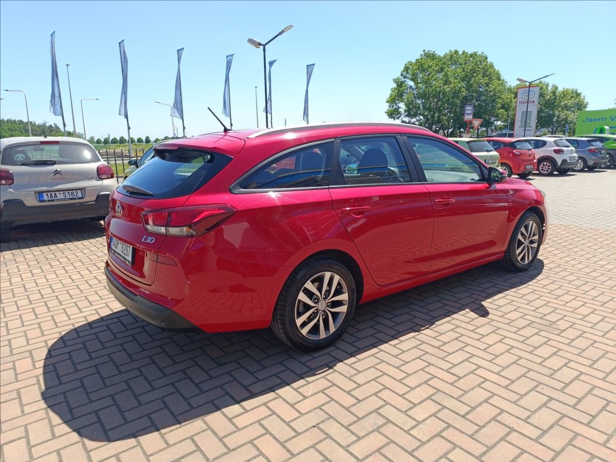 Hyundai i30, 1,0 TGDi Trikolor - fotka 6