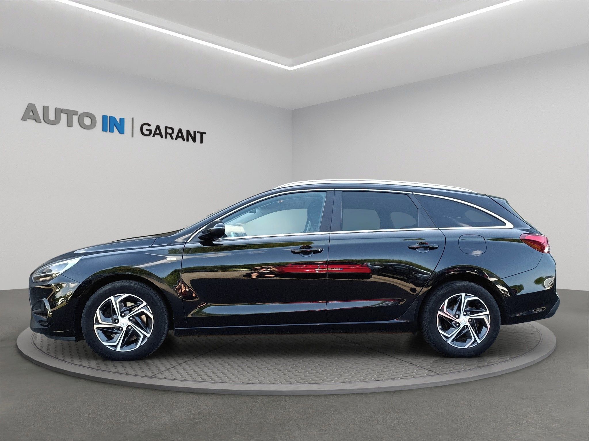 Hyundai i30, Hyundai i30 1.5 117kw Family S - fotka 4