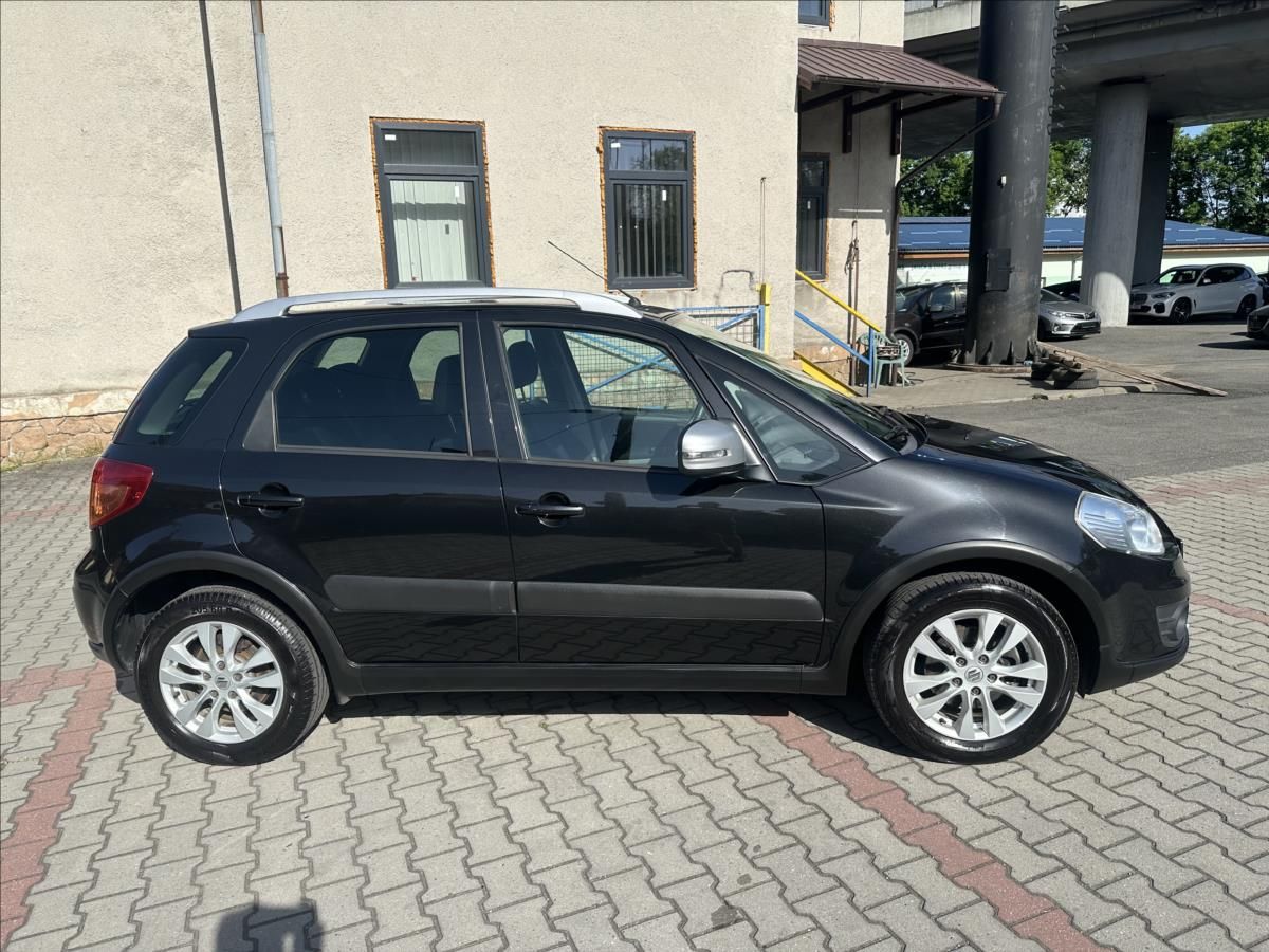 Suzuki SX4, 1,6 TAŽNÉ - fotka 2