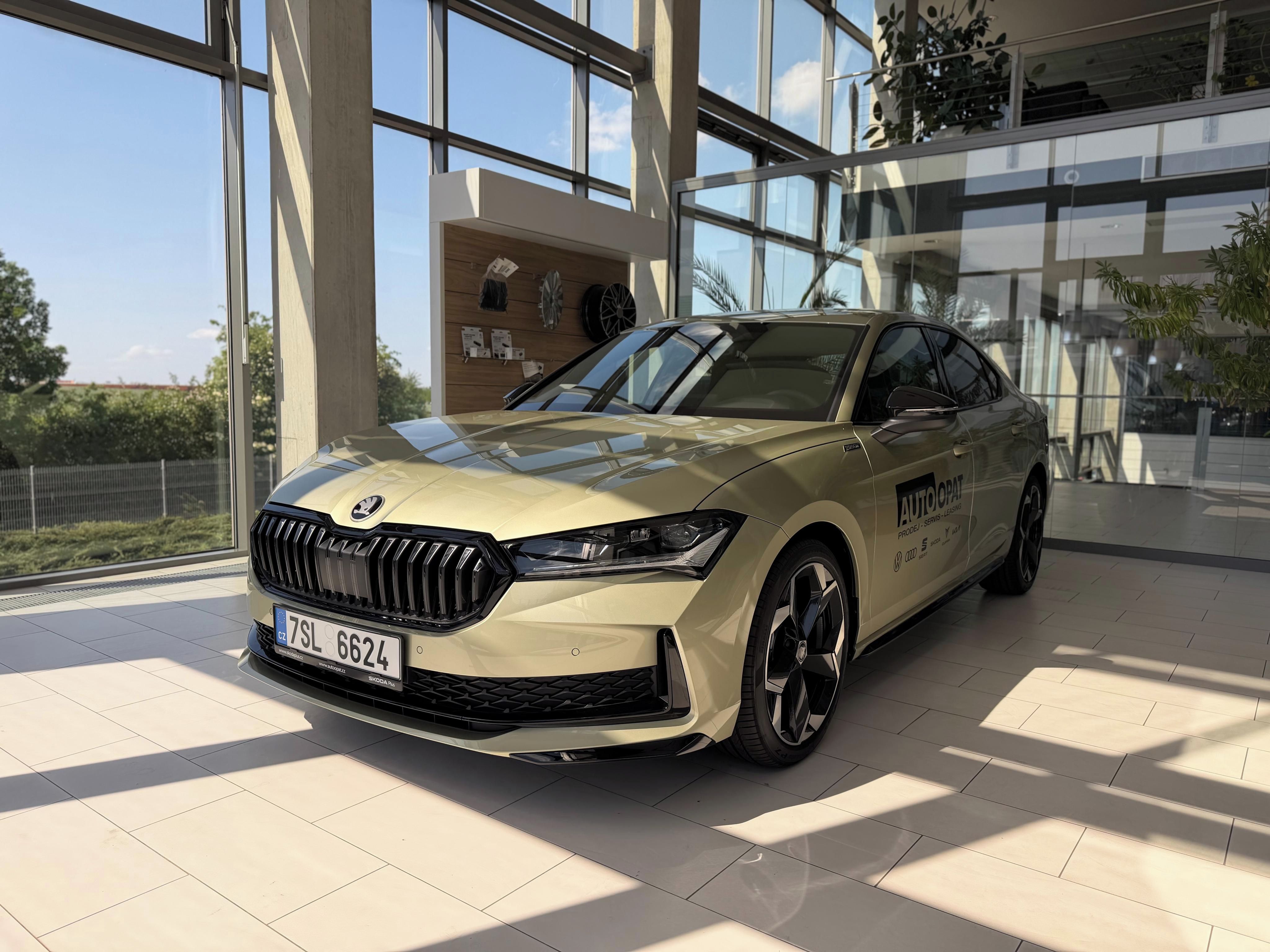 Škoda Superb, 2,0 TDI 110 kW DSG - fotka 3