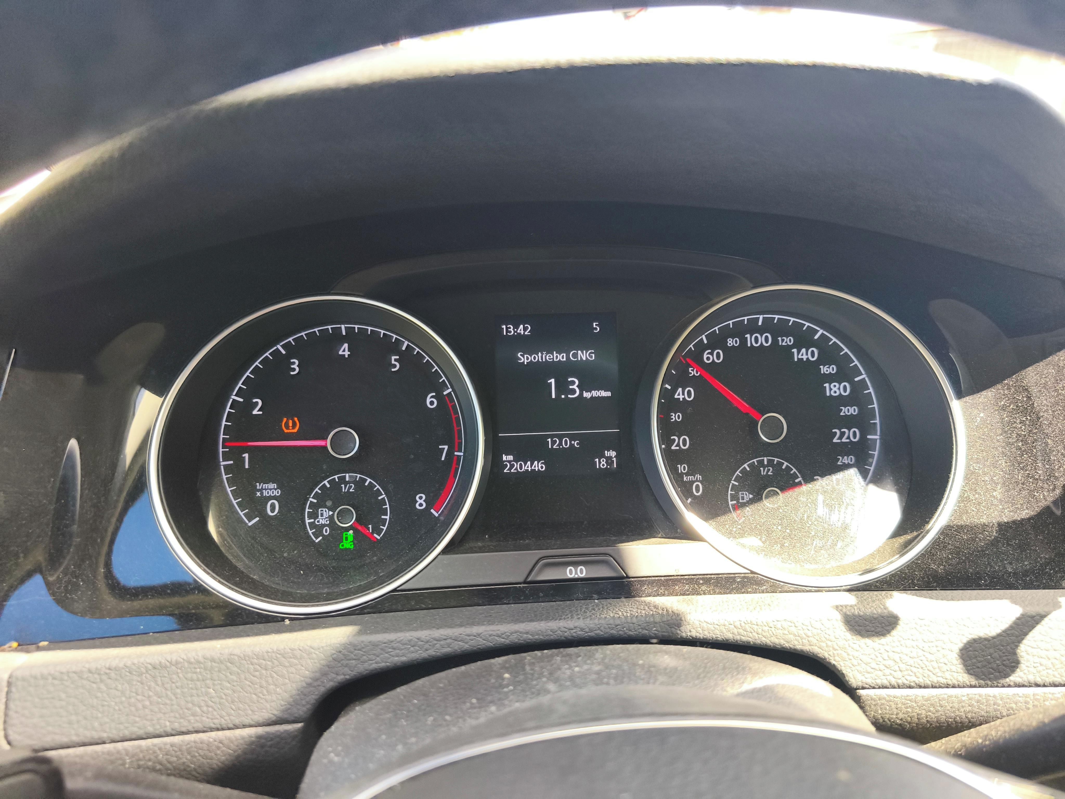 Volkswagen Golf - fotka 4