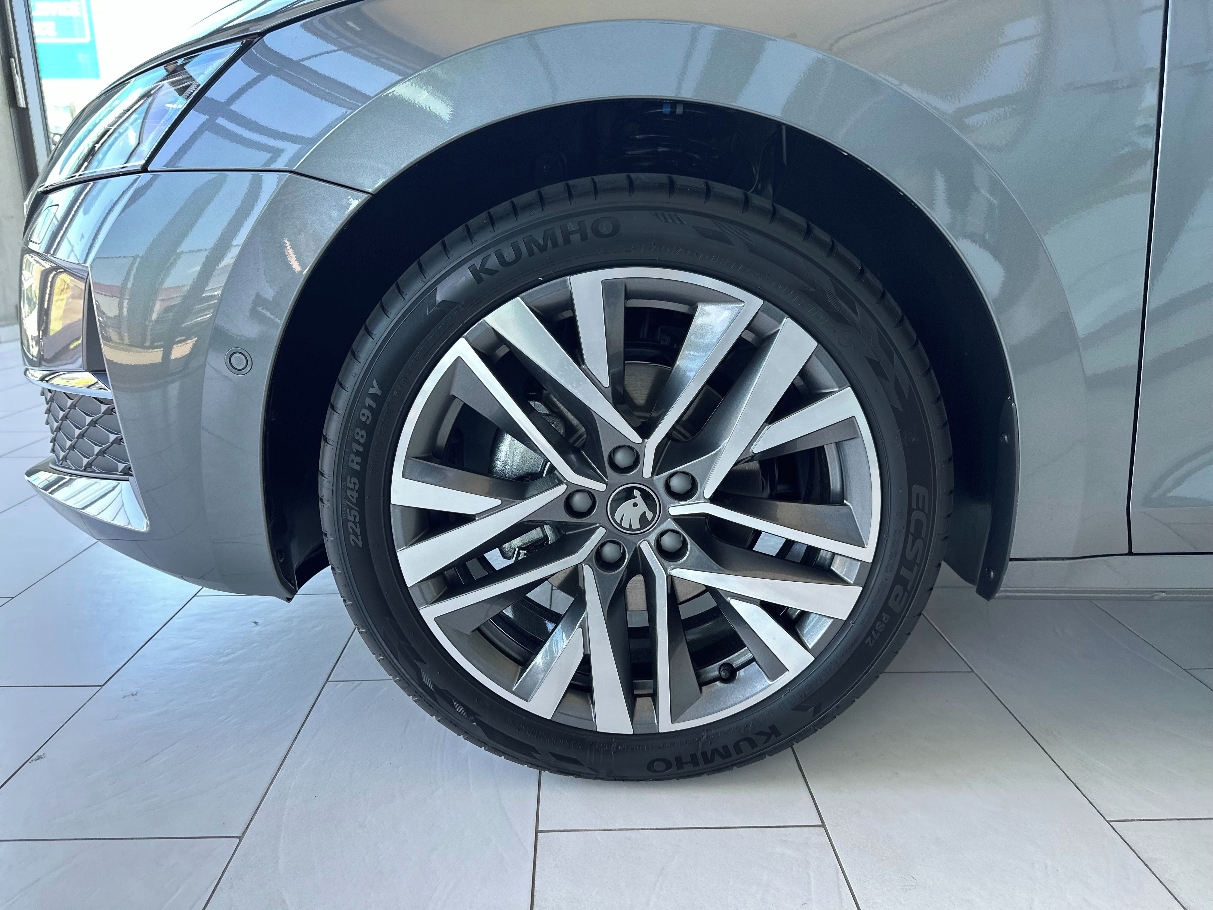 Škoda Octavia, Excl. Selection 2,0 TDI 110 kW - fotka 4