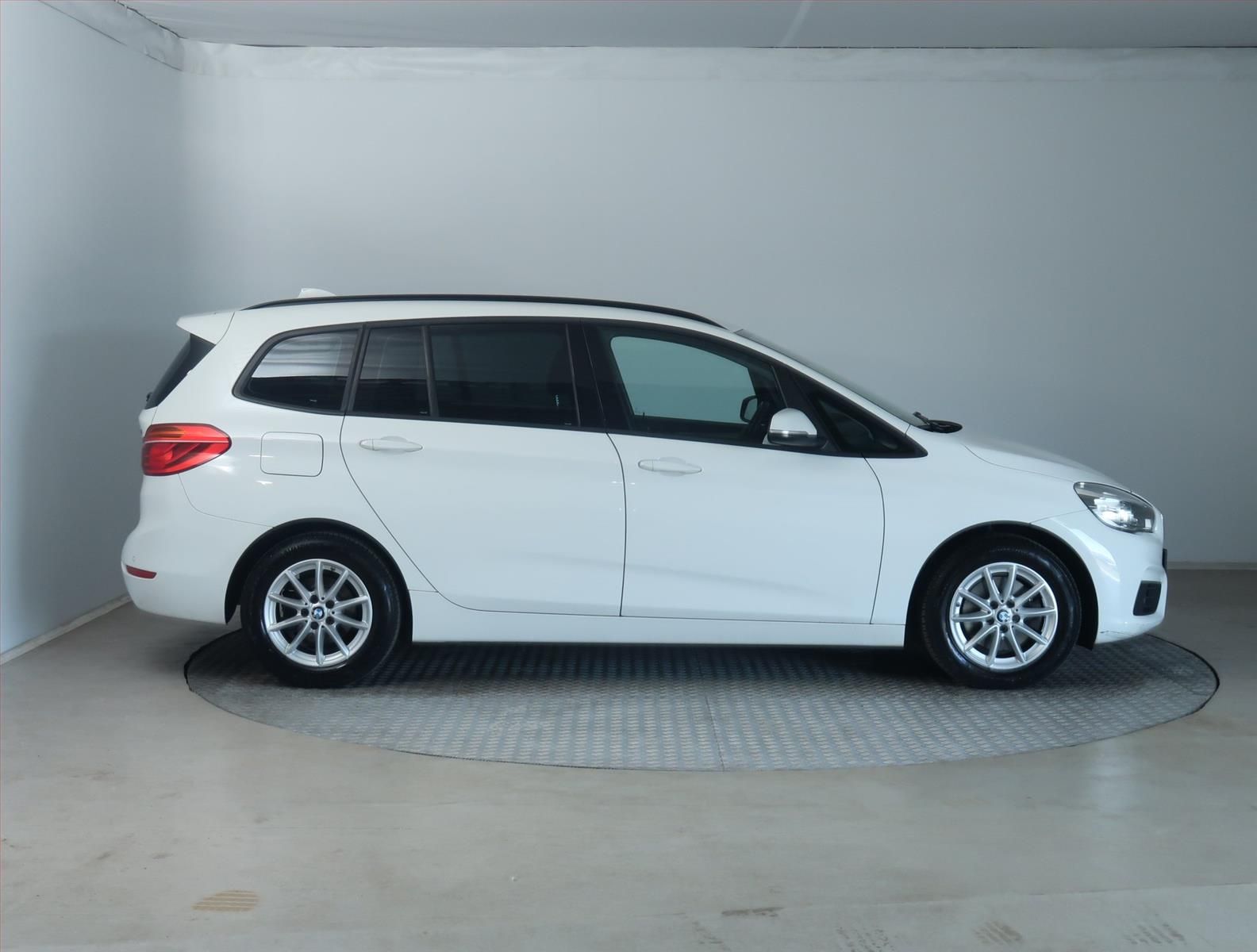 BMW Řada 2, 218i Gran Tourer, Serv.kniha - fotka 6