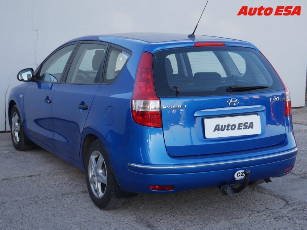 Hyundai i30, 1.6i,ČR,AC,tažné - fotka 4