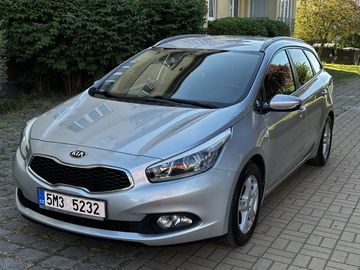 1.6 99kW Anniversary Tažné ALU