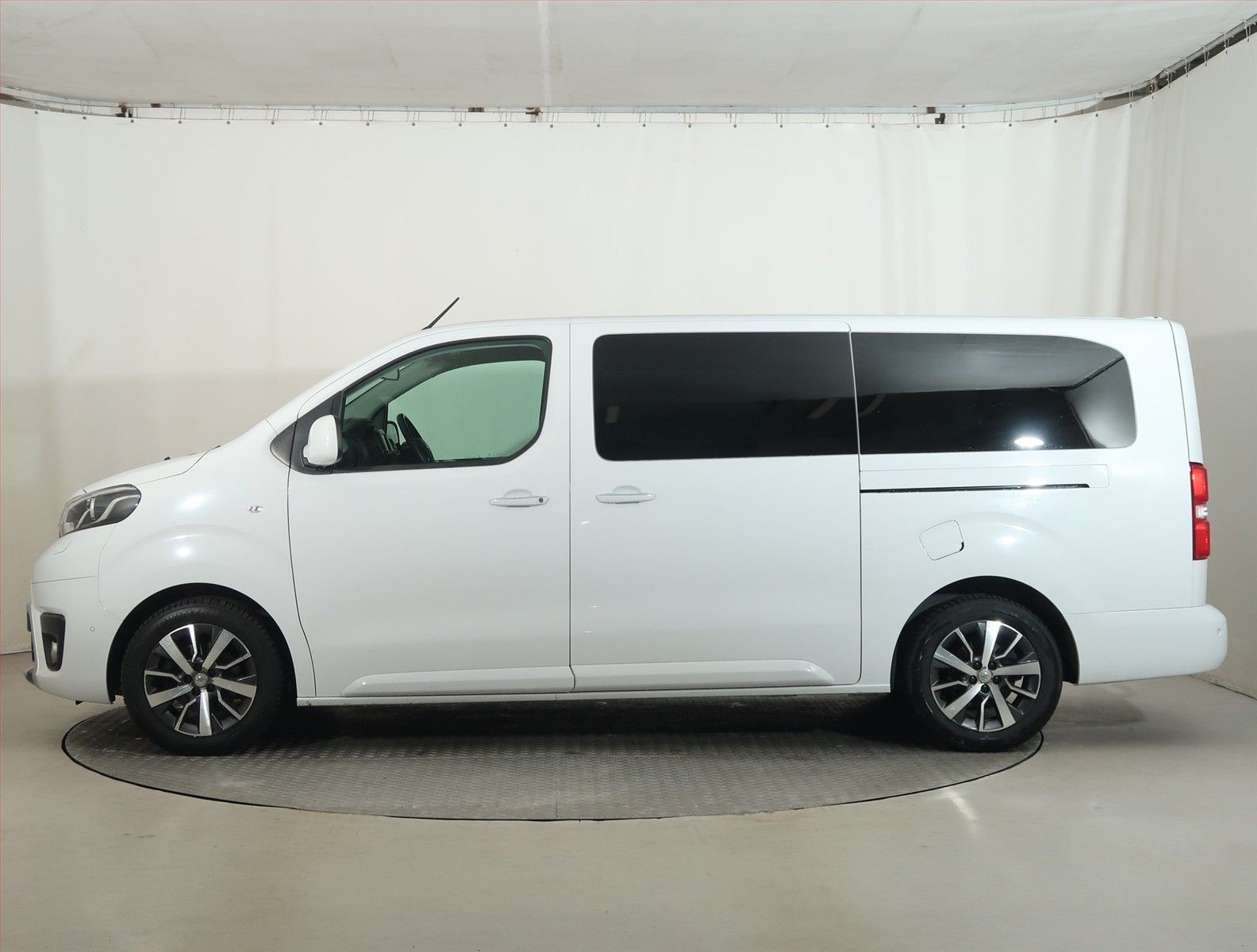 Toyota Proace Verso, 2.0 D-4D, VIP, Klima, ČR - fotka 3