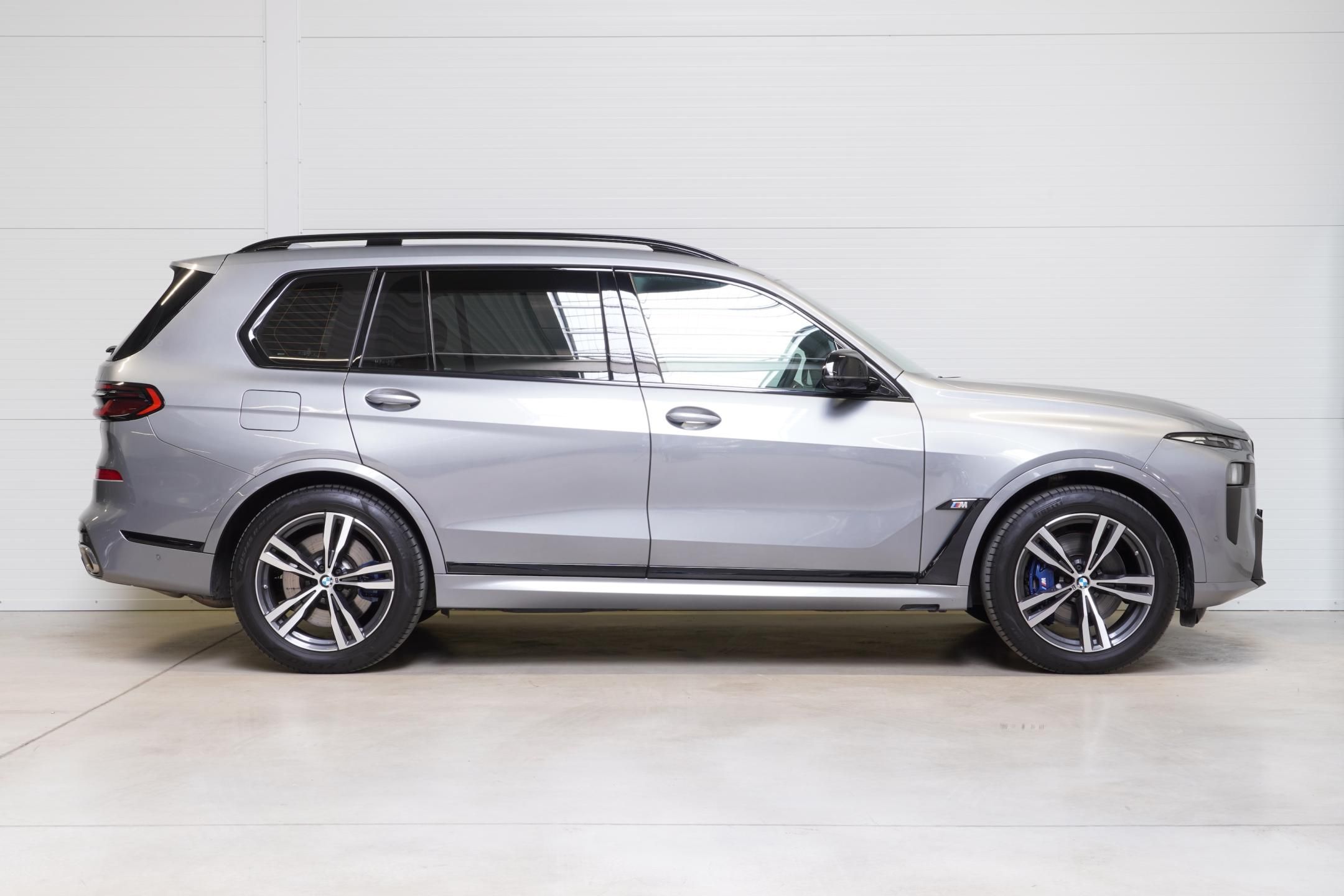 BMW X7, M60i,1.MAJ,ČR,DPH,Tažné - fotka 4