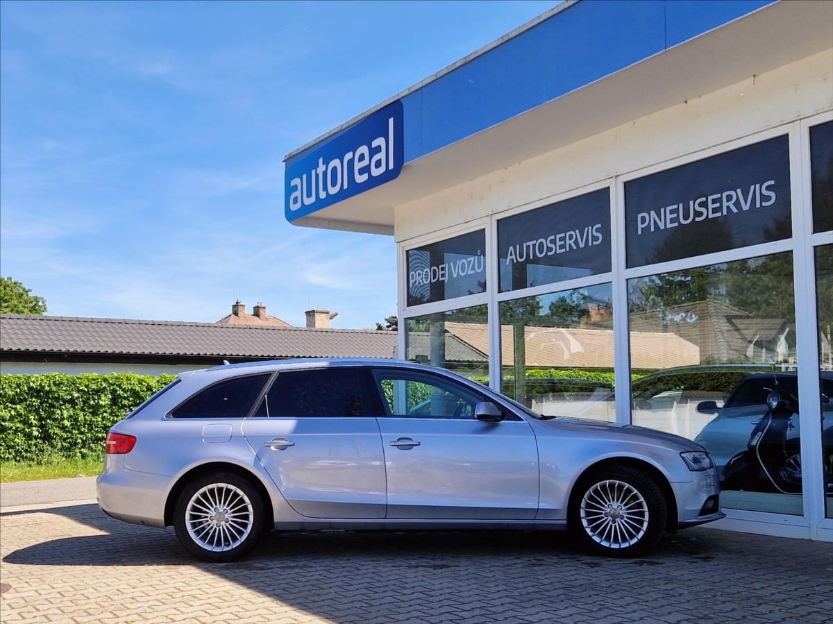 Audi A4 Avant, 2,0 d ALUKOLA AUTOKLIMA VÝHŘEV - fotka 6
